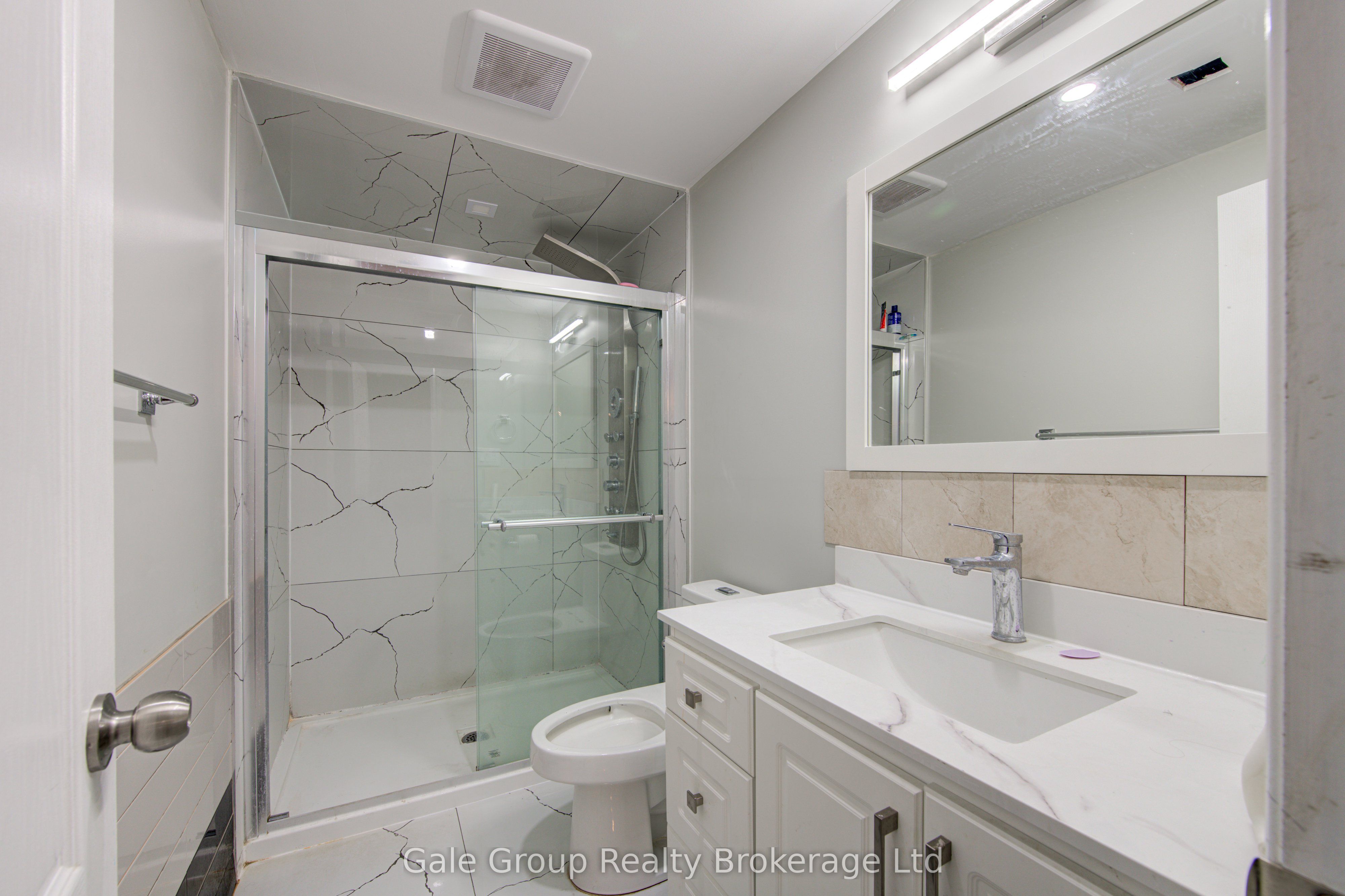 125 Prince Charles Crescent Property Photo 20