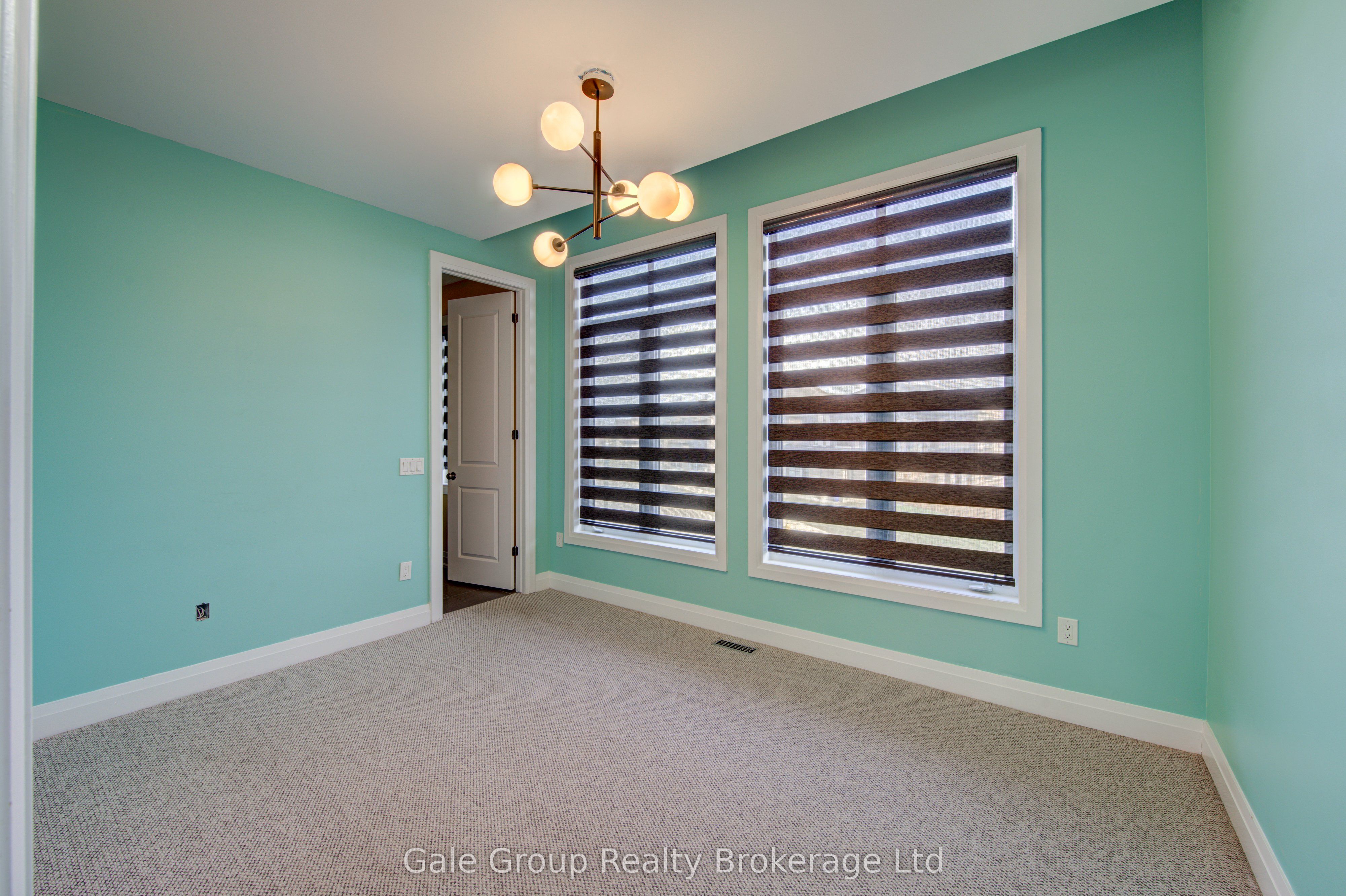 125 Prince Charles Crescent Property Photo 22