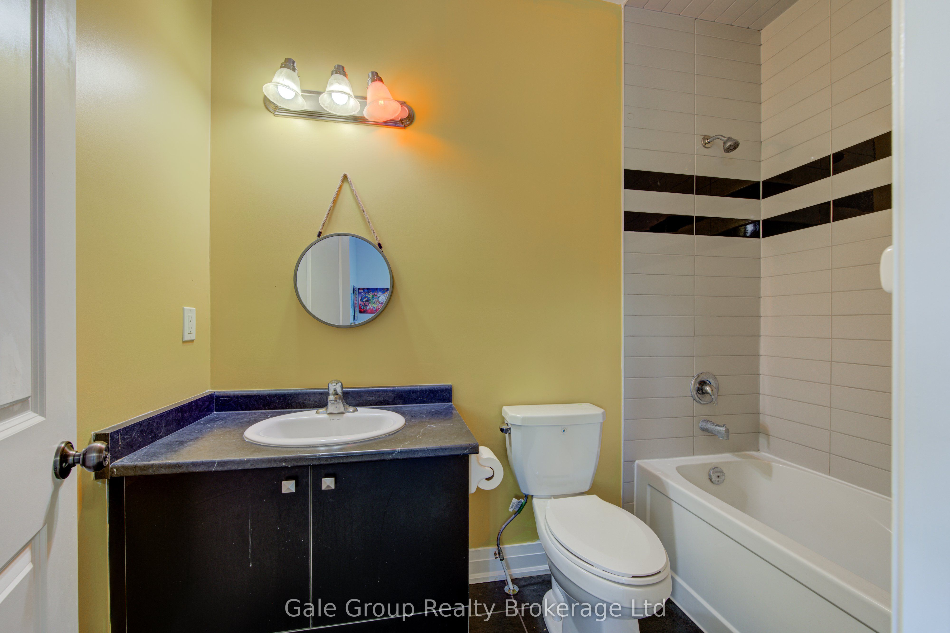 125 Prince Charles Crescent Property Photo 26