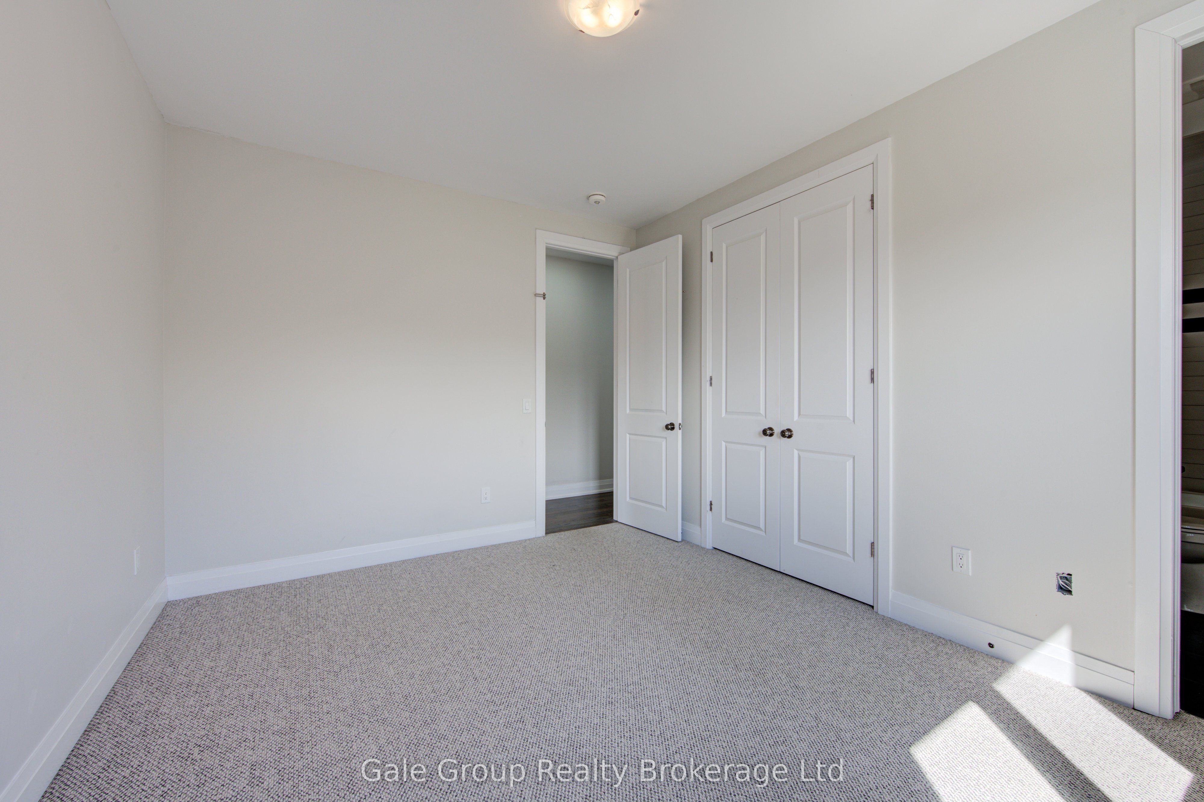 125 Prince Charles Crescent Property Photo 29