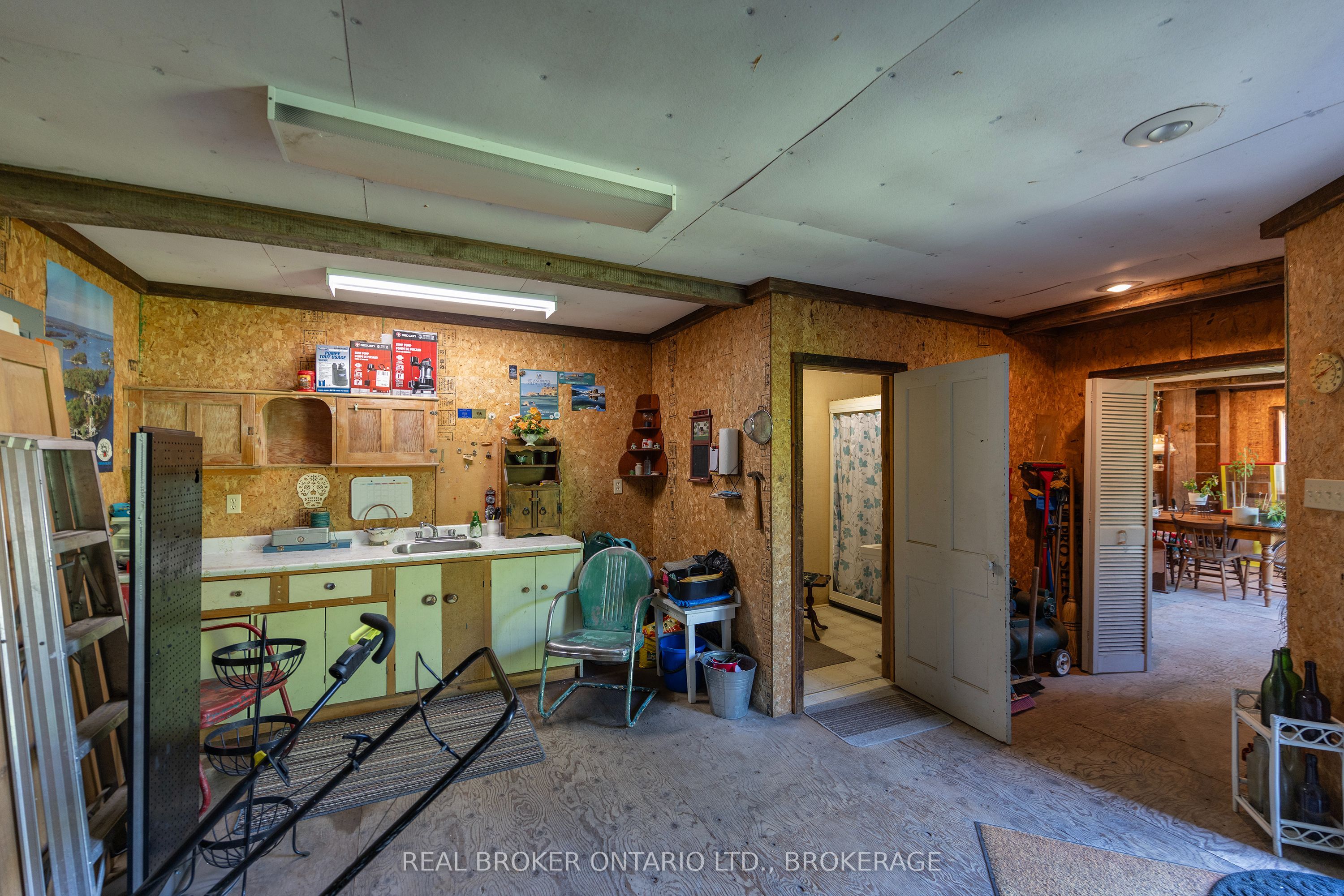 595 King Street E Property Photo 40