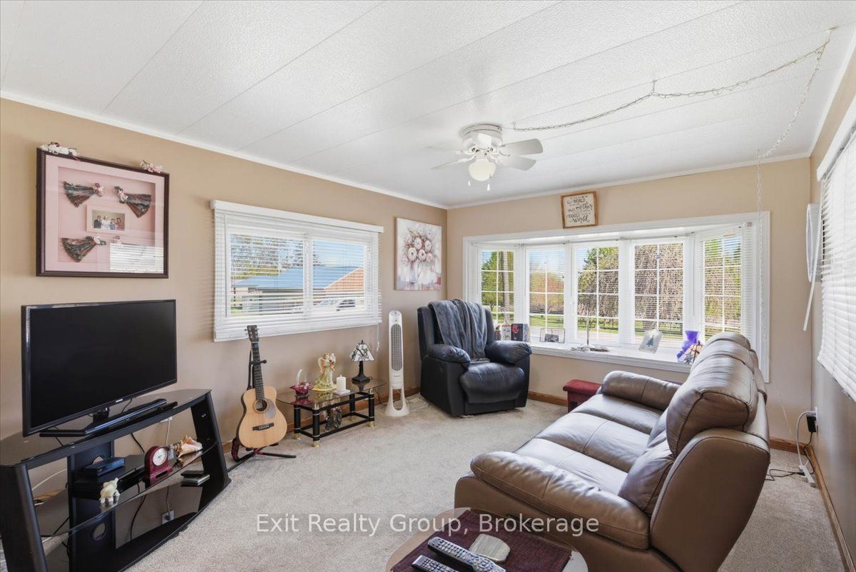 5 Chapel Boulevard Property Photo 3