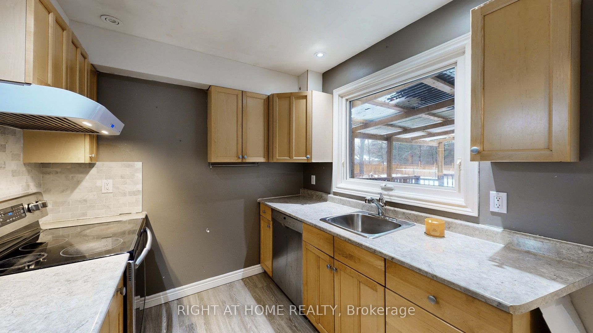 301 Garner Road E Property Photo 11
