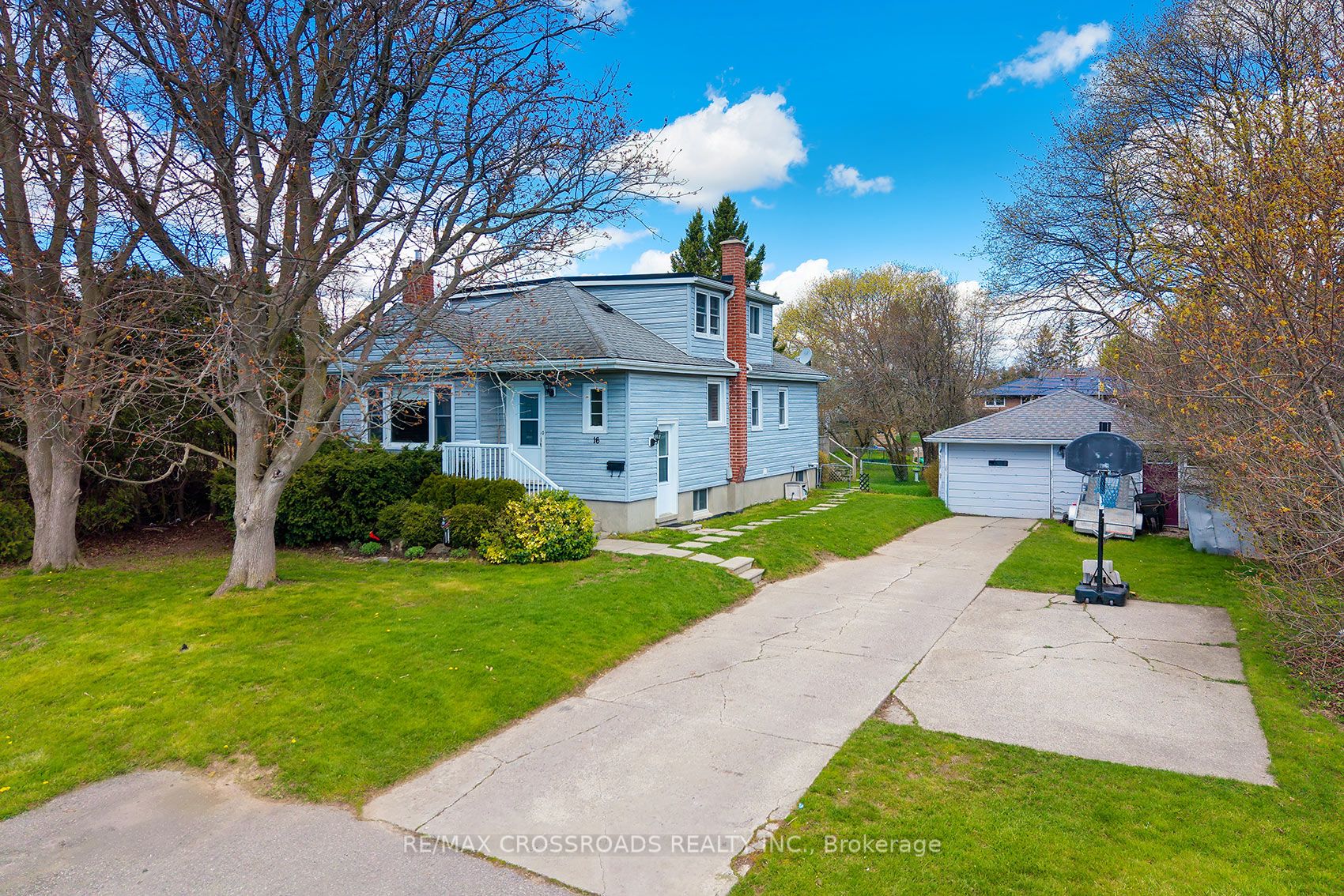16 Hamilton Avenue Property Photo 1