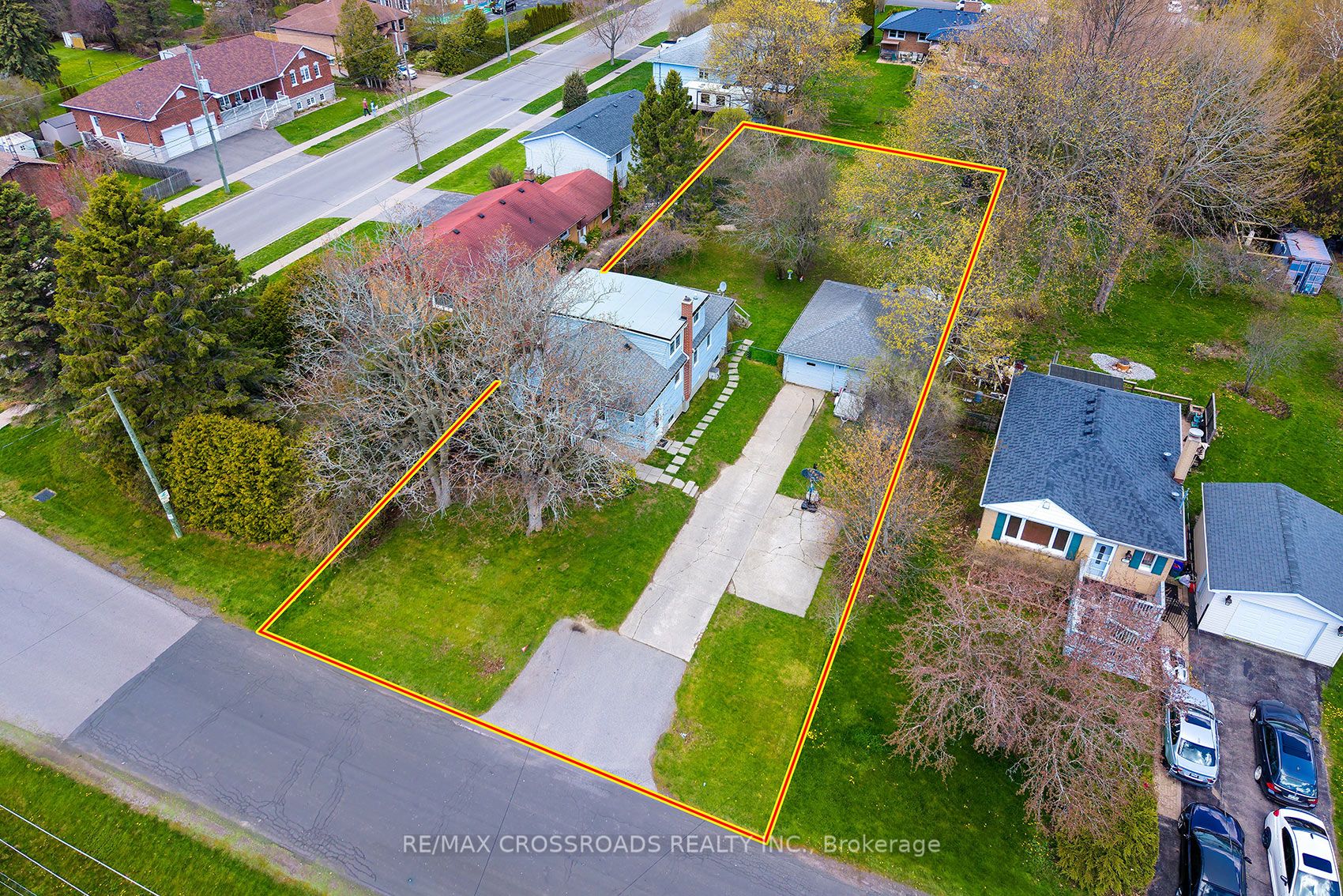 16 Hamilton Avenue Property Photo 4