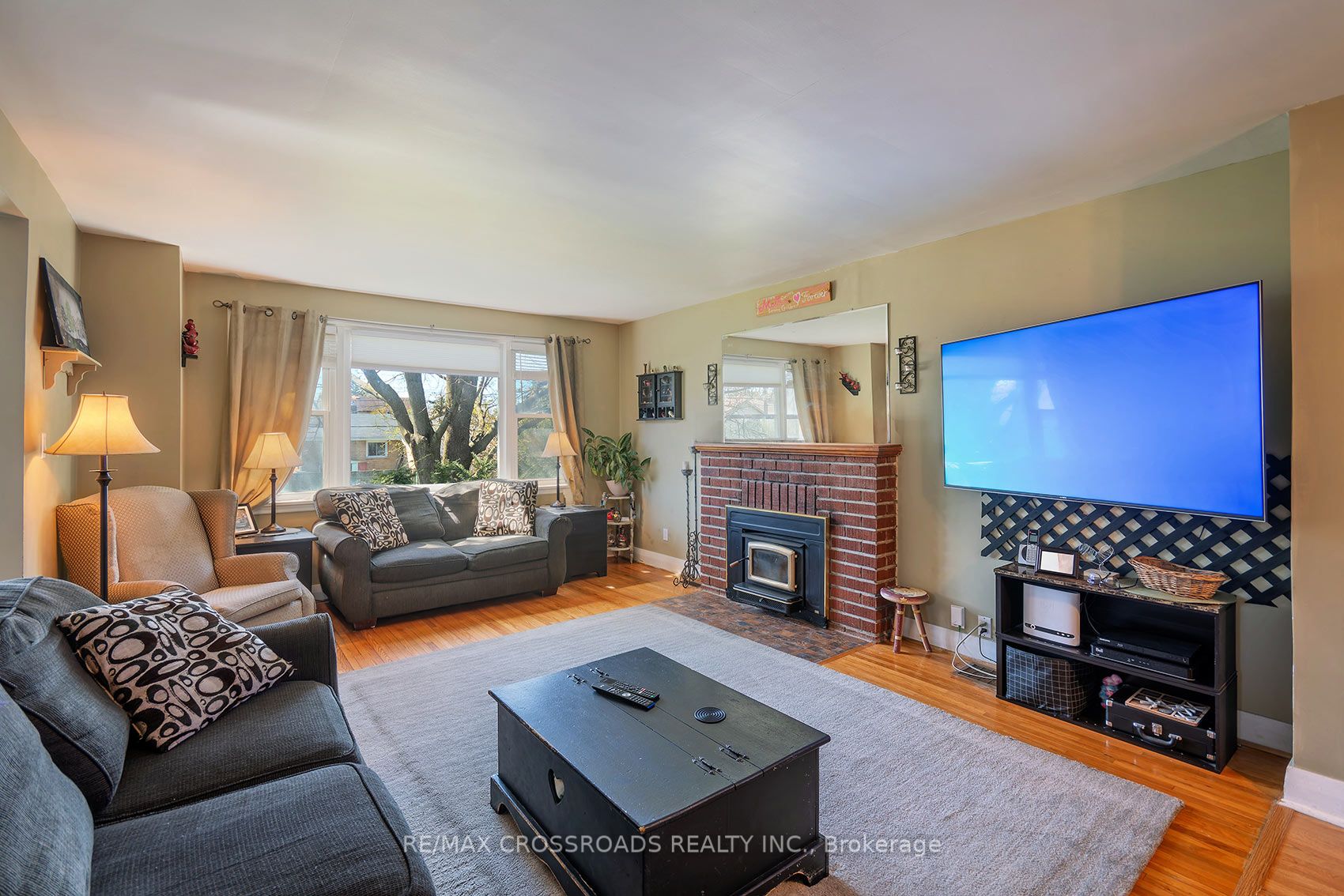 16 Hamilton Avenue Property Photo 7
