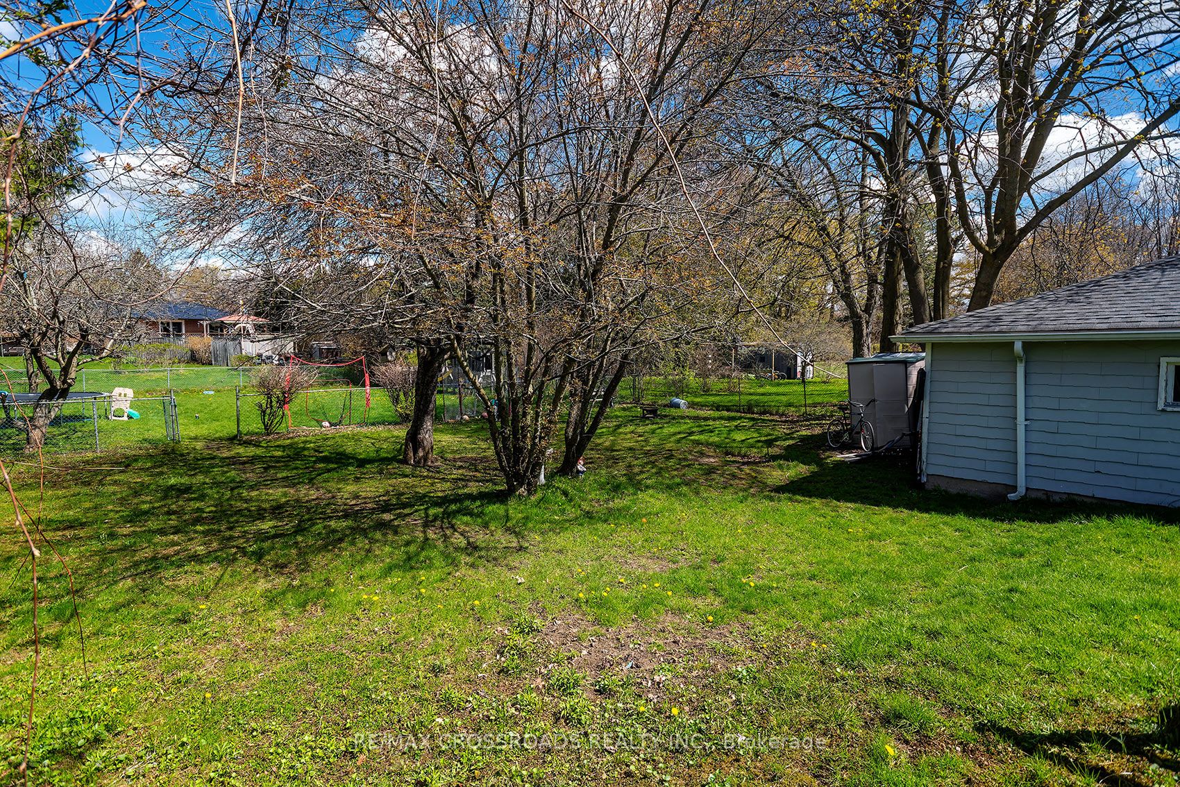16 Hamilton Avenue Property Photo 41