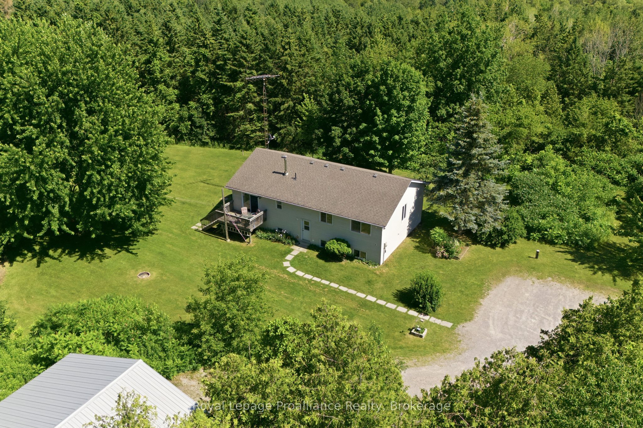 2103 Ron Harnden Road Property Photo 1