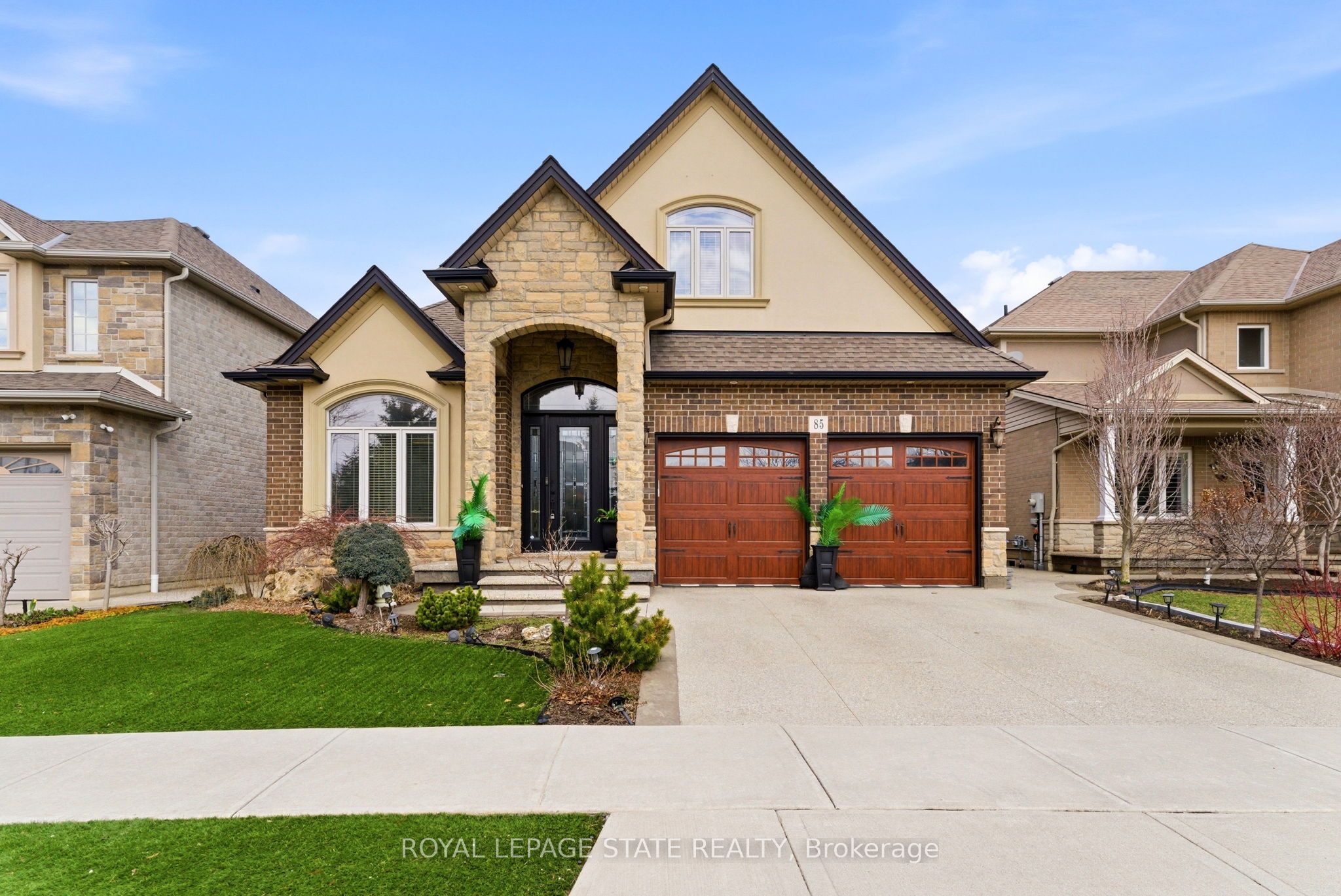 85 Hillcroft Drive Property Photo 1