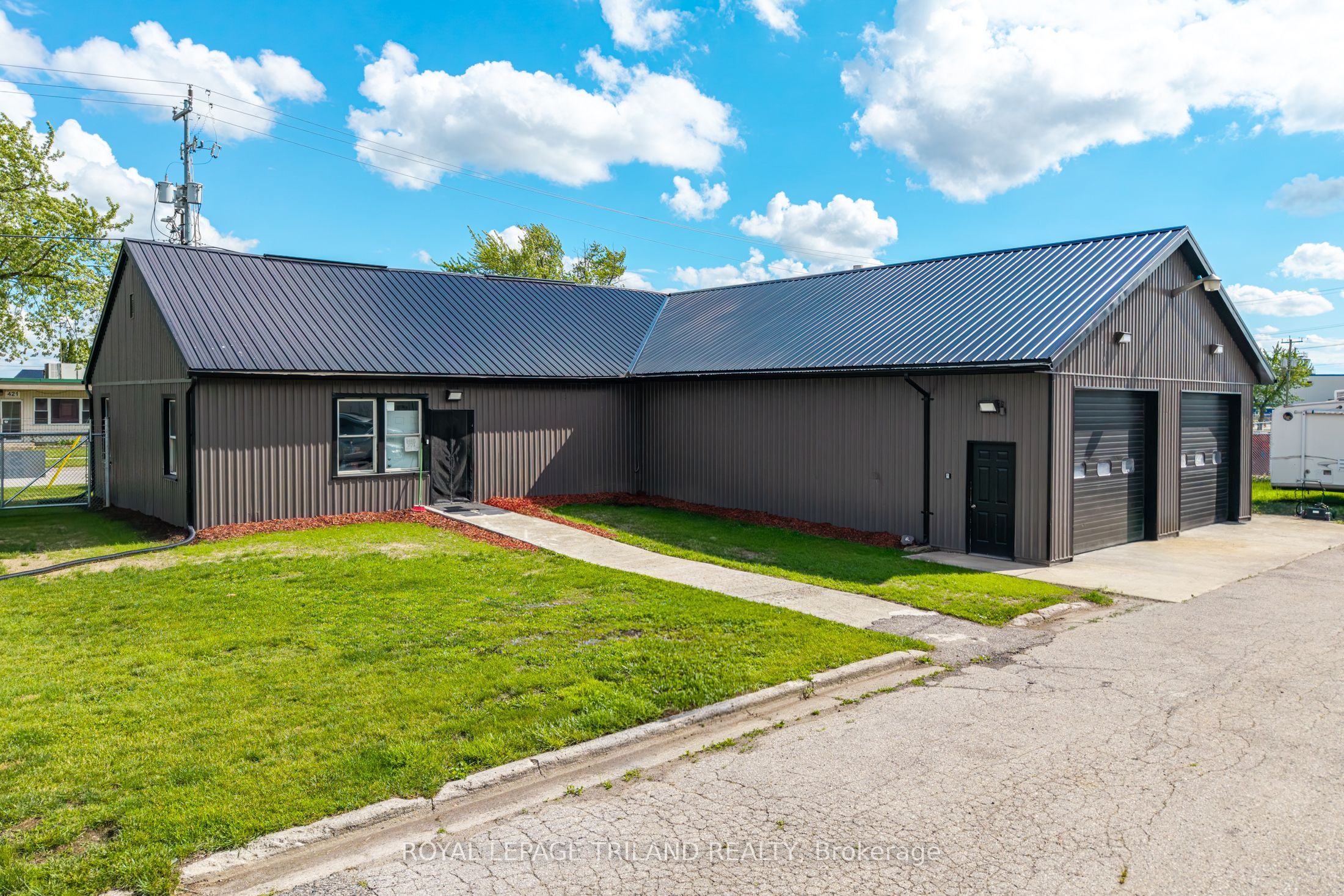 422 Canada Avenue Property Photo 1