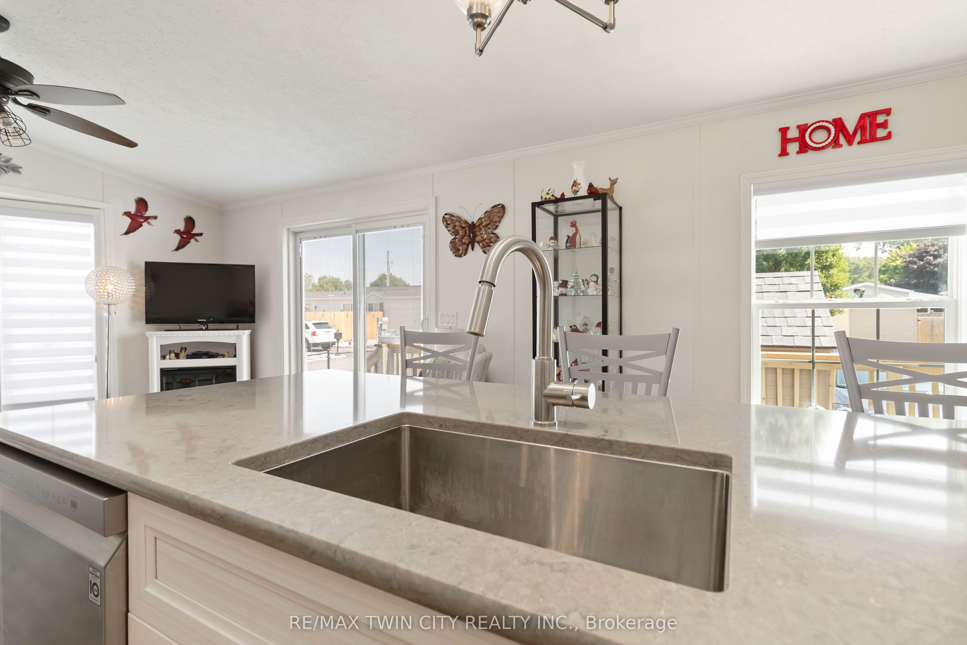 27 Elm Street Property Photo 8