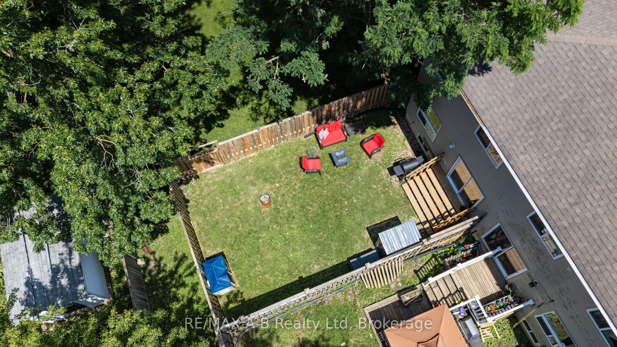 280 Railway Avenue Property Photo 8