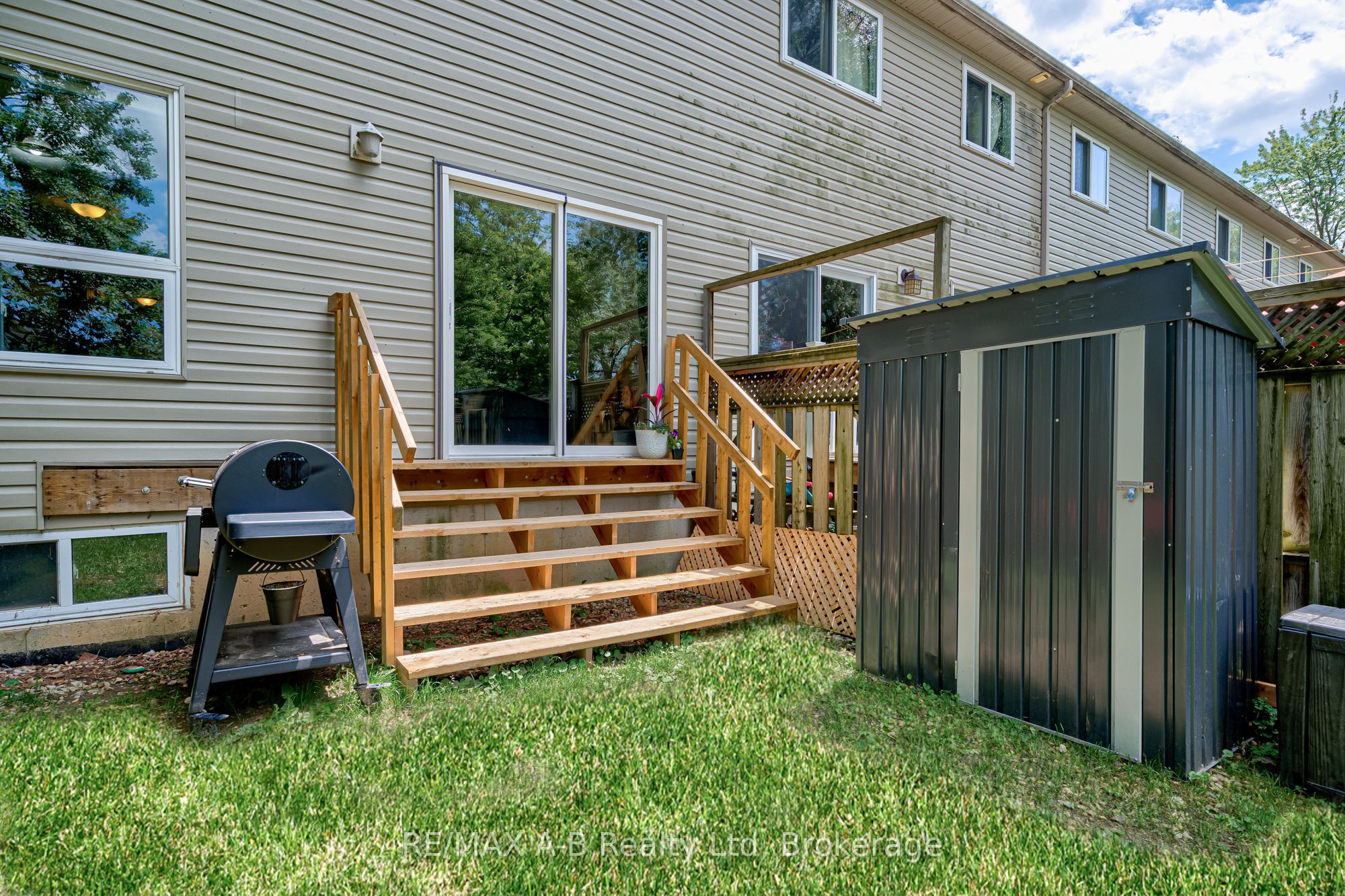 280 Railway Avenue Property Photo 11