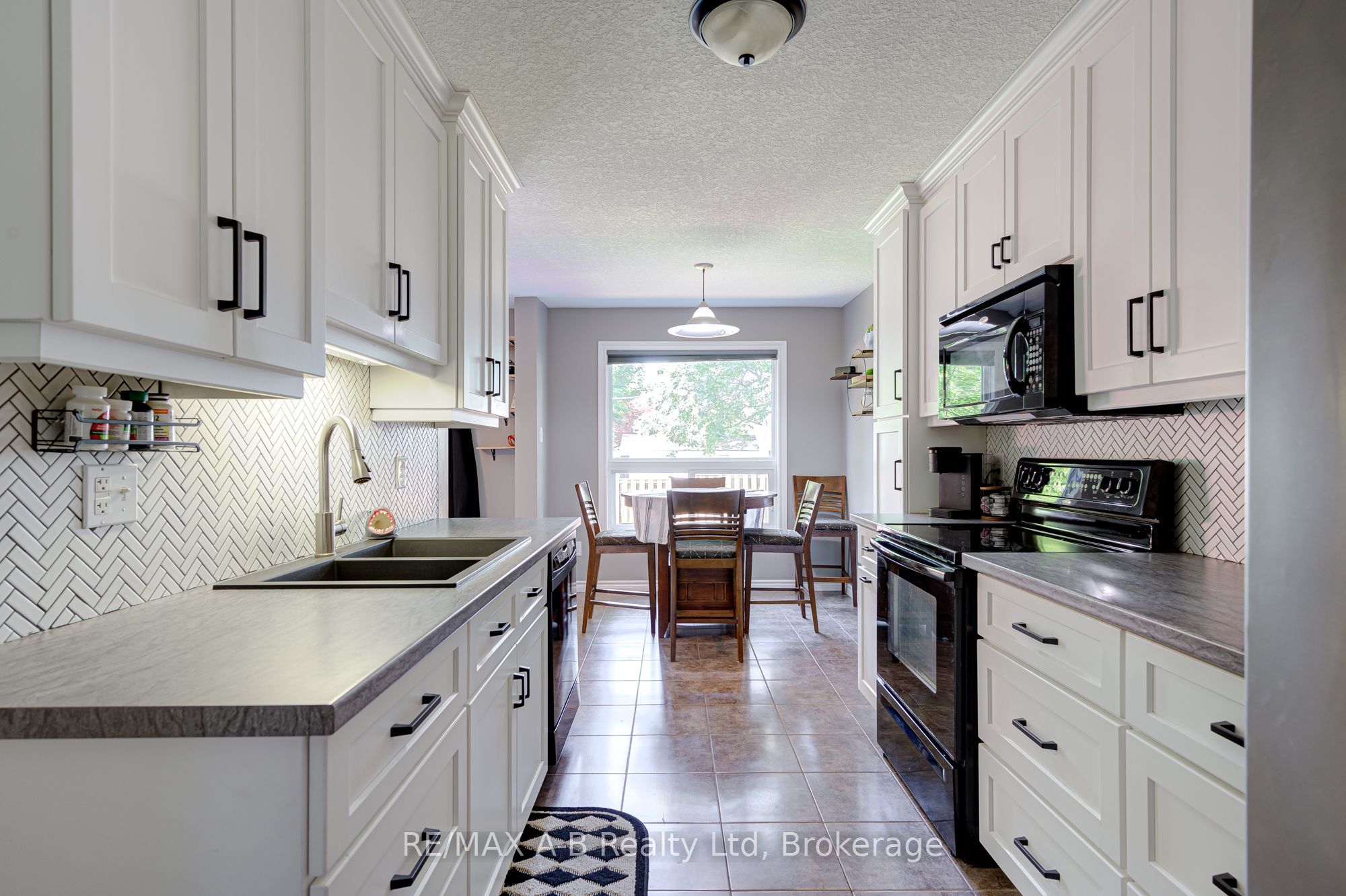 280 Railway Avenue Property Photo 15
