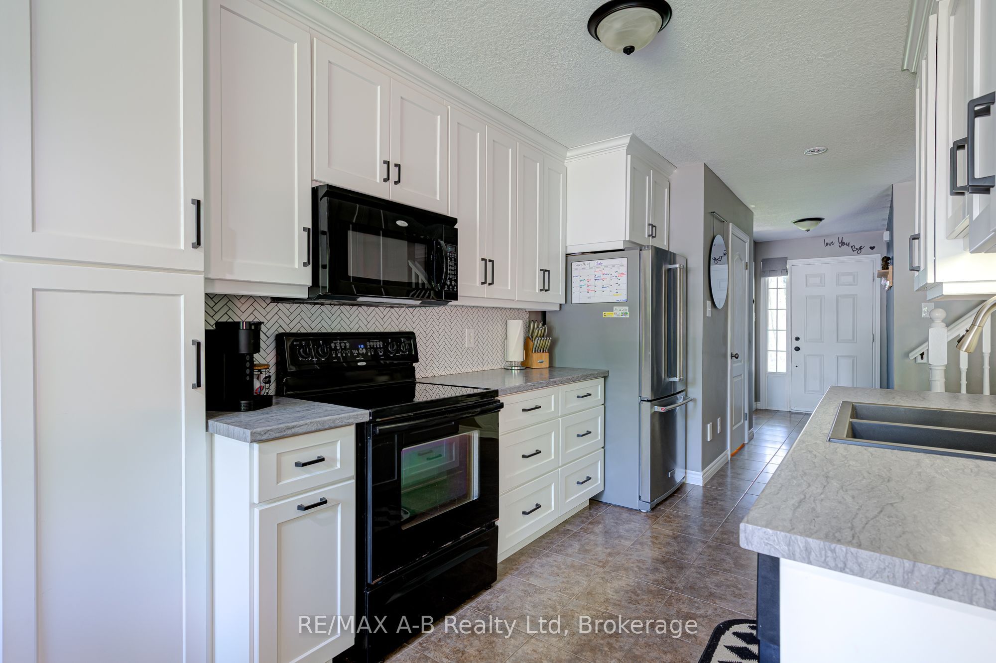 280 Railway Avenue Property Photo 17
