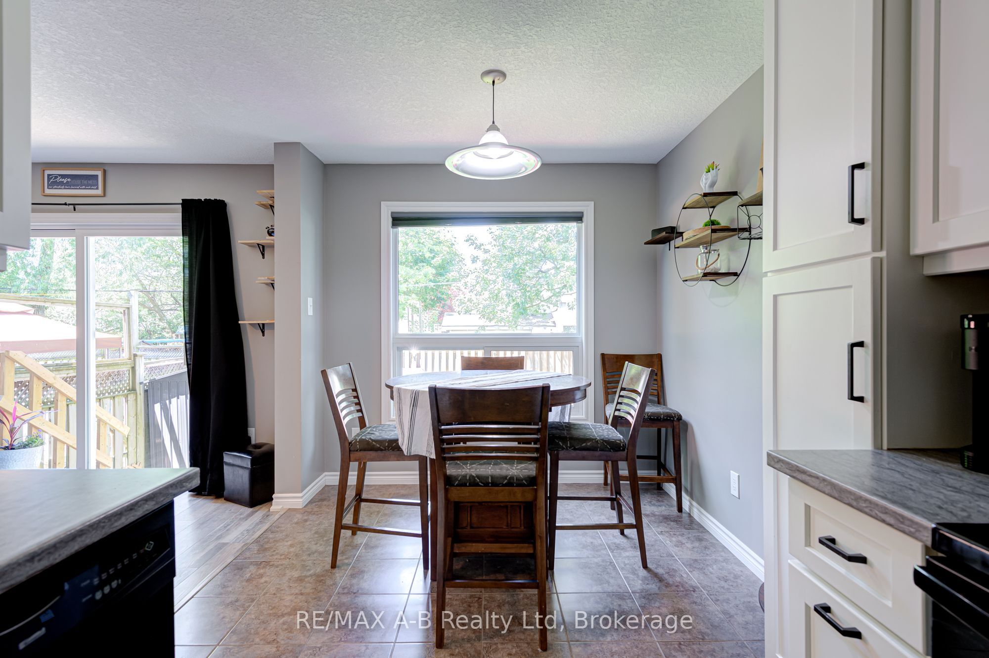 280 Railway Avenue Property Photo 18
