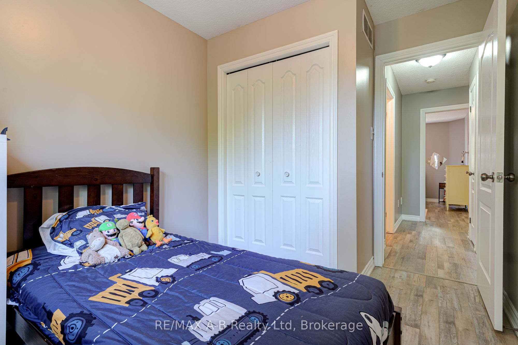 280 Railway Avenue Property Photo 39