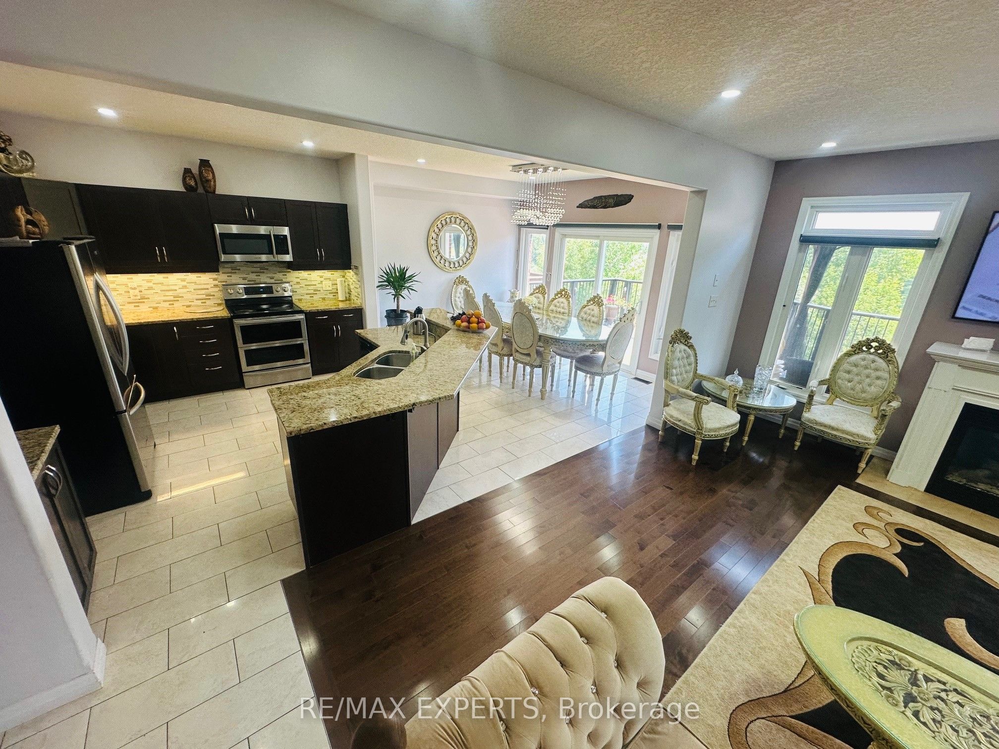 87 Newcastle Drive W Property Photo 6