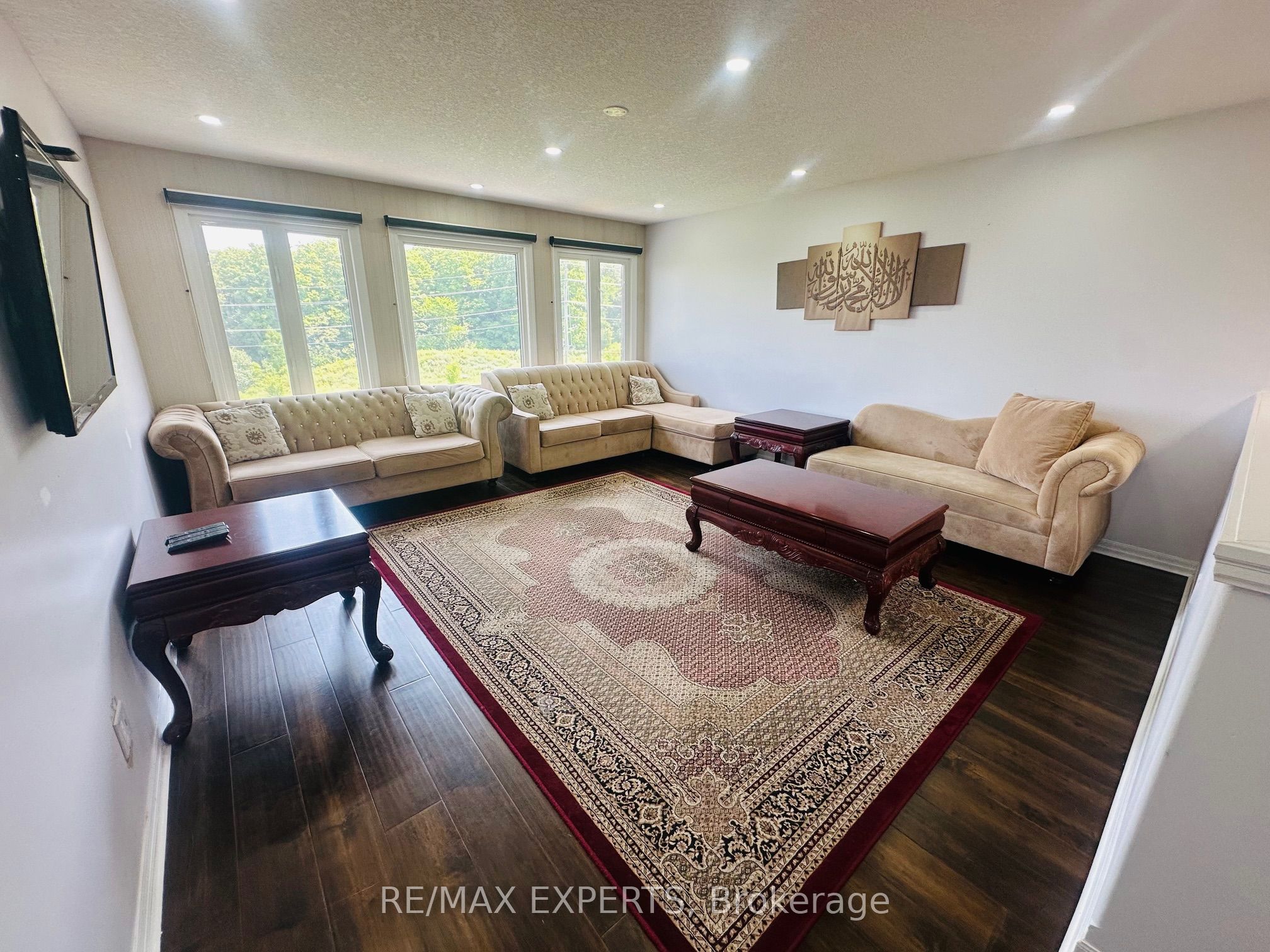 87 Newcastle Drive W Property Photo 11