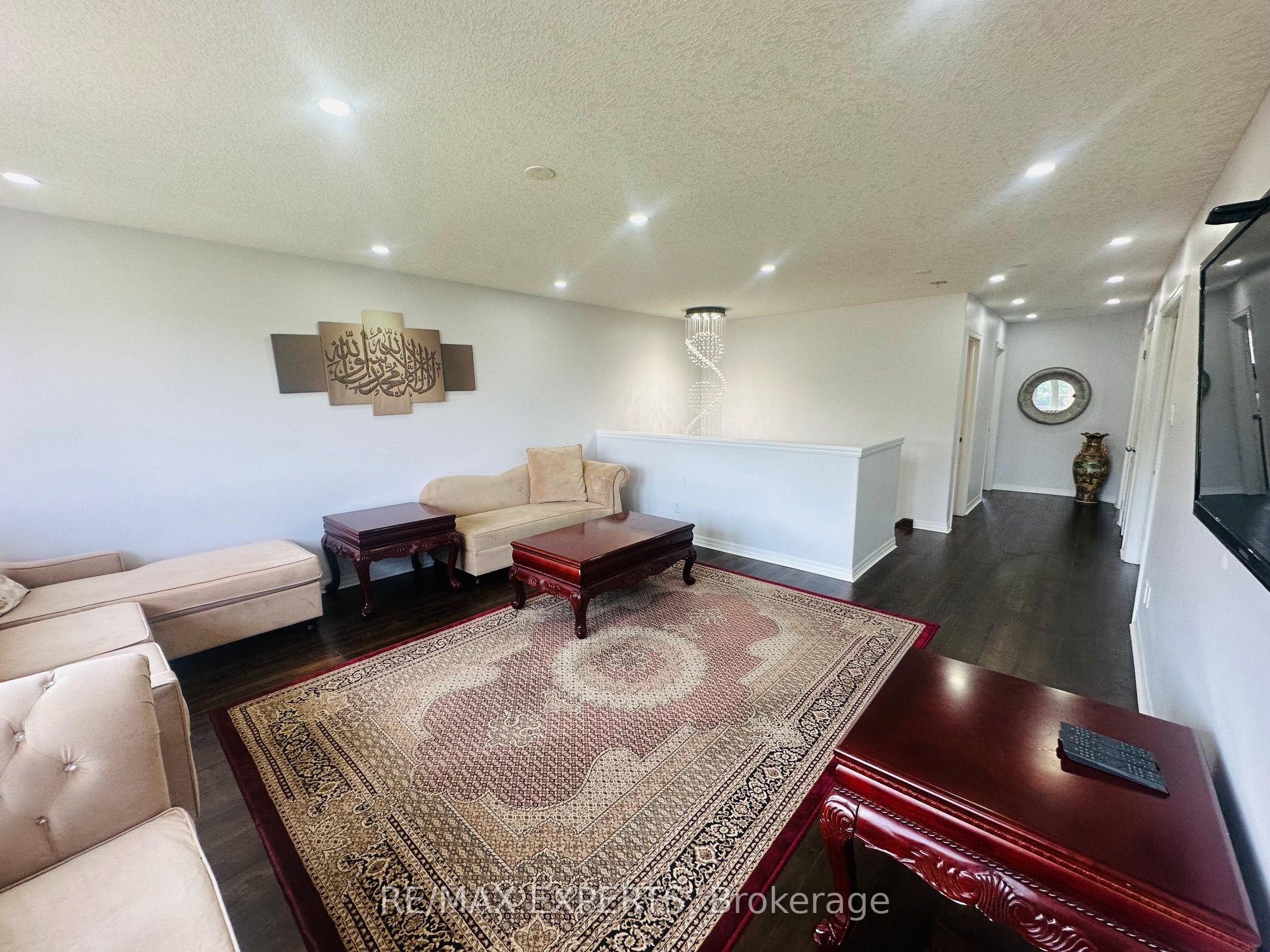 87 Newcastle Drive W Property Photo 12