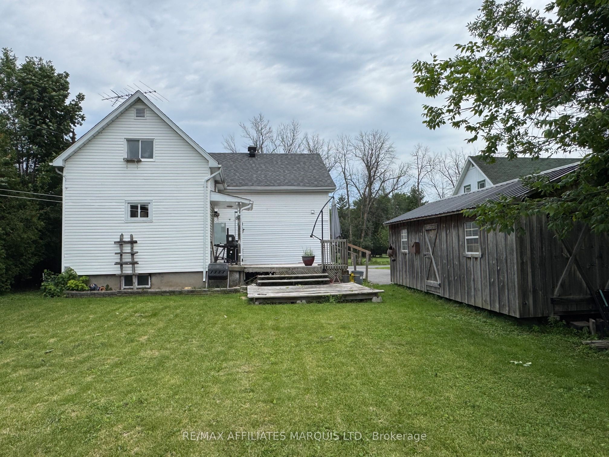 42 Laurier Drive Property Photo 4