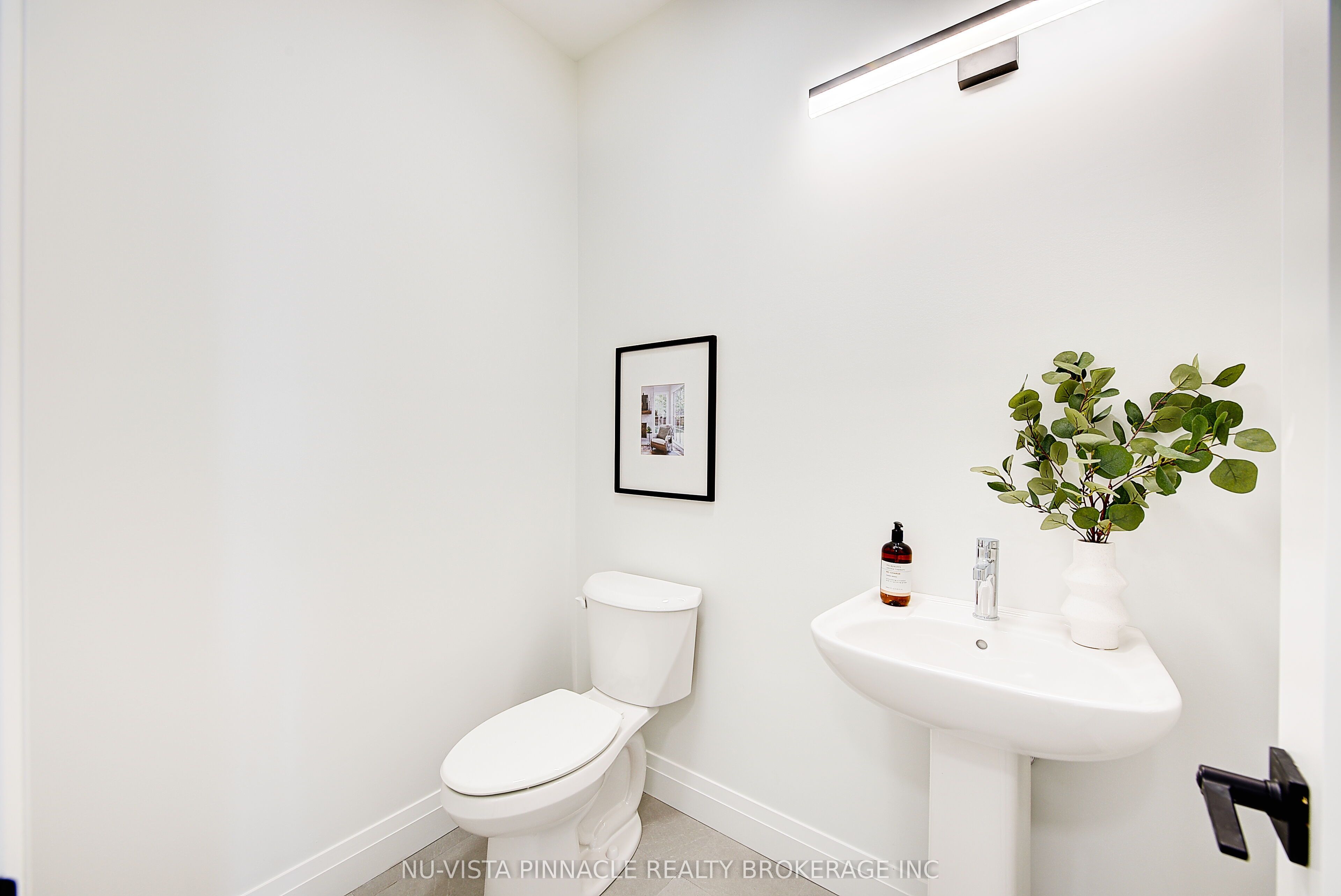 10 Woodmere Path Property Photo 4