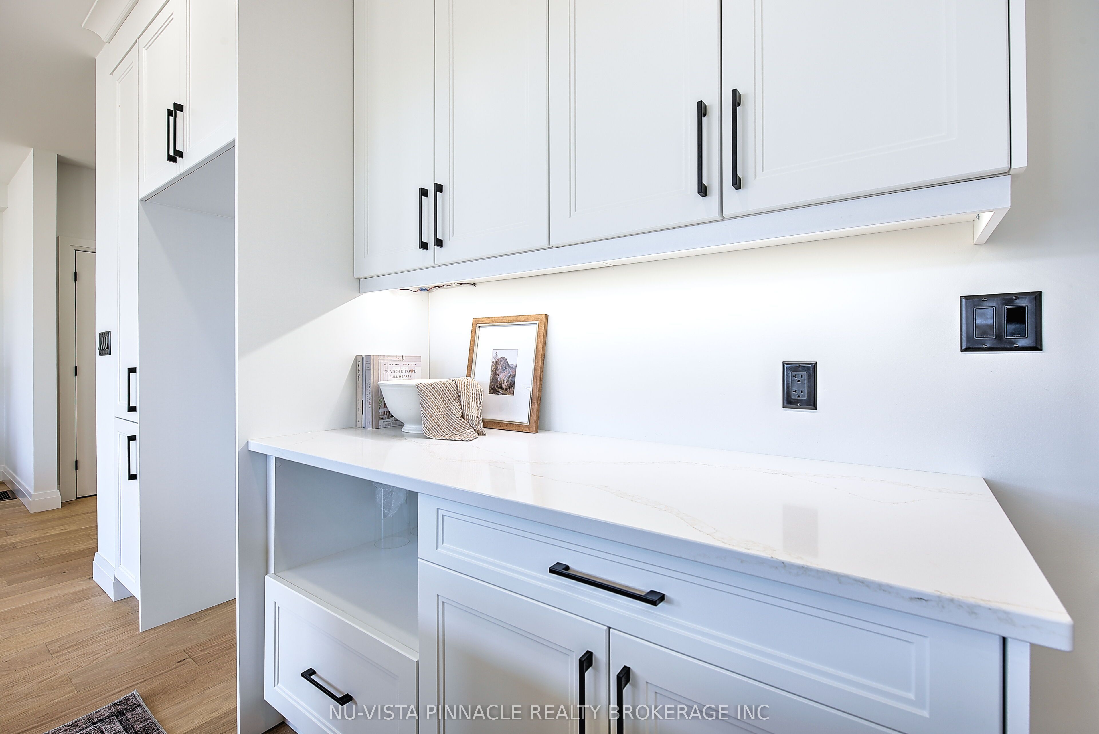 10 Woodmere Path Property Photo 12