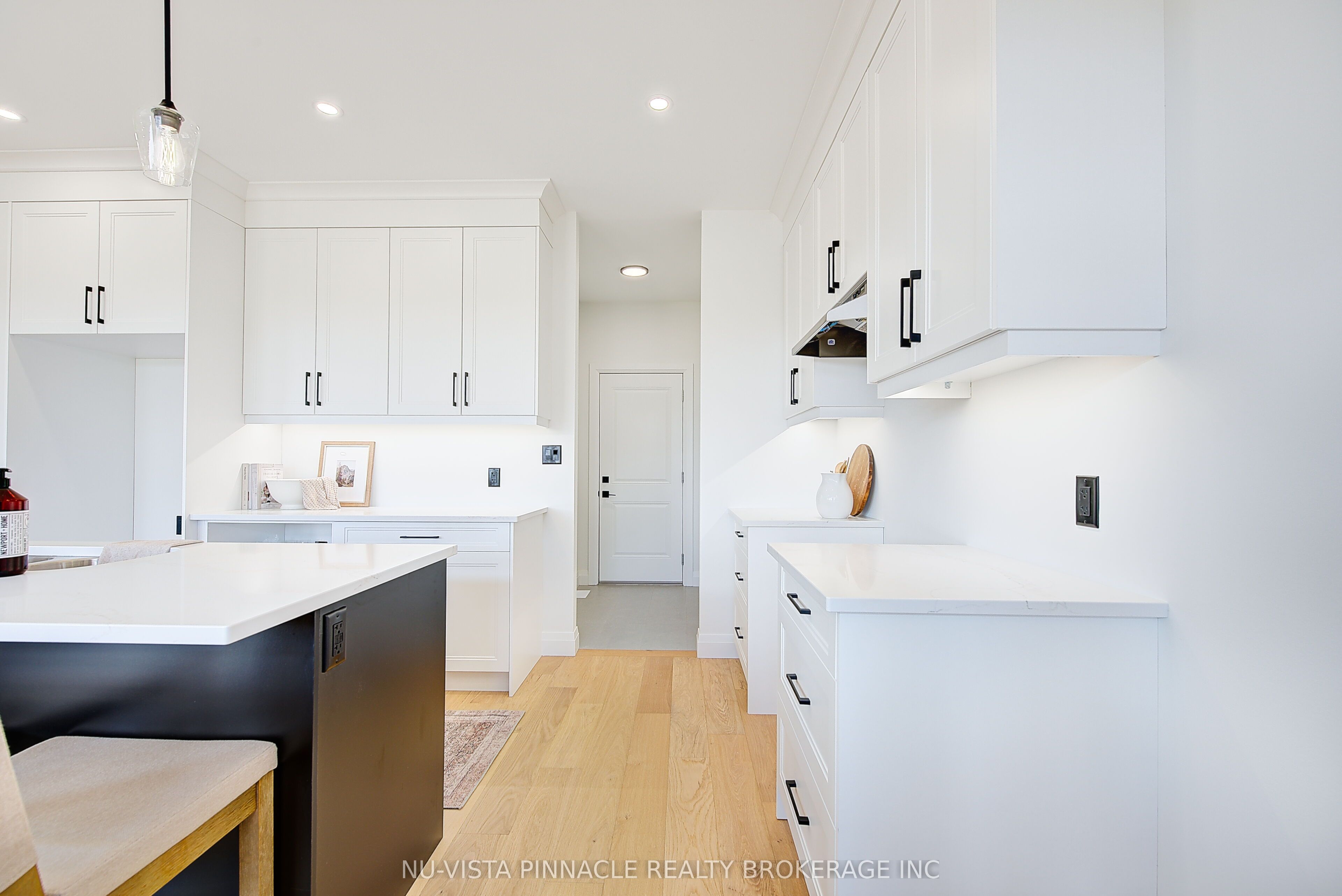 10 Woodmere Path Property Photo 13