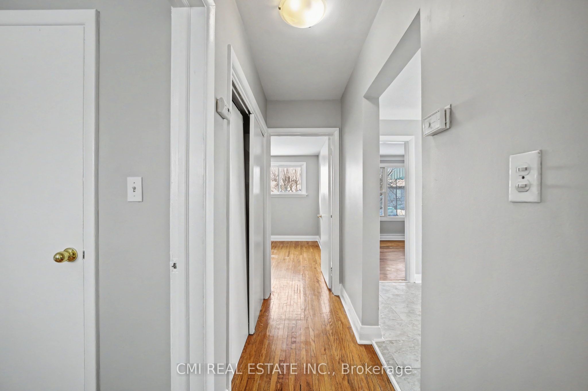 68 Queen Street S Property Photo 19