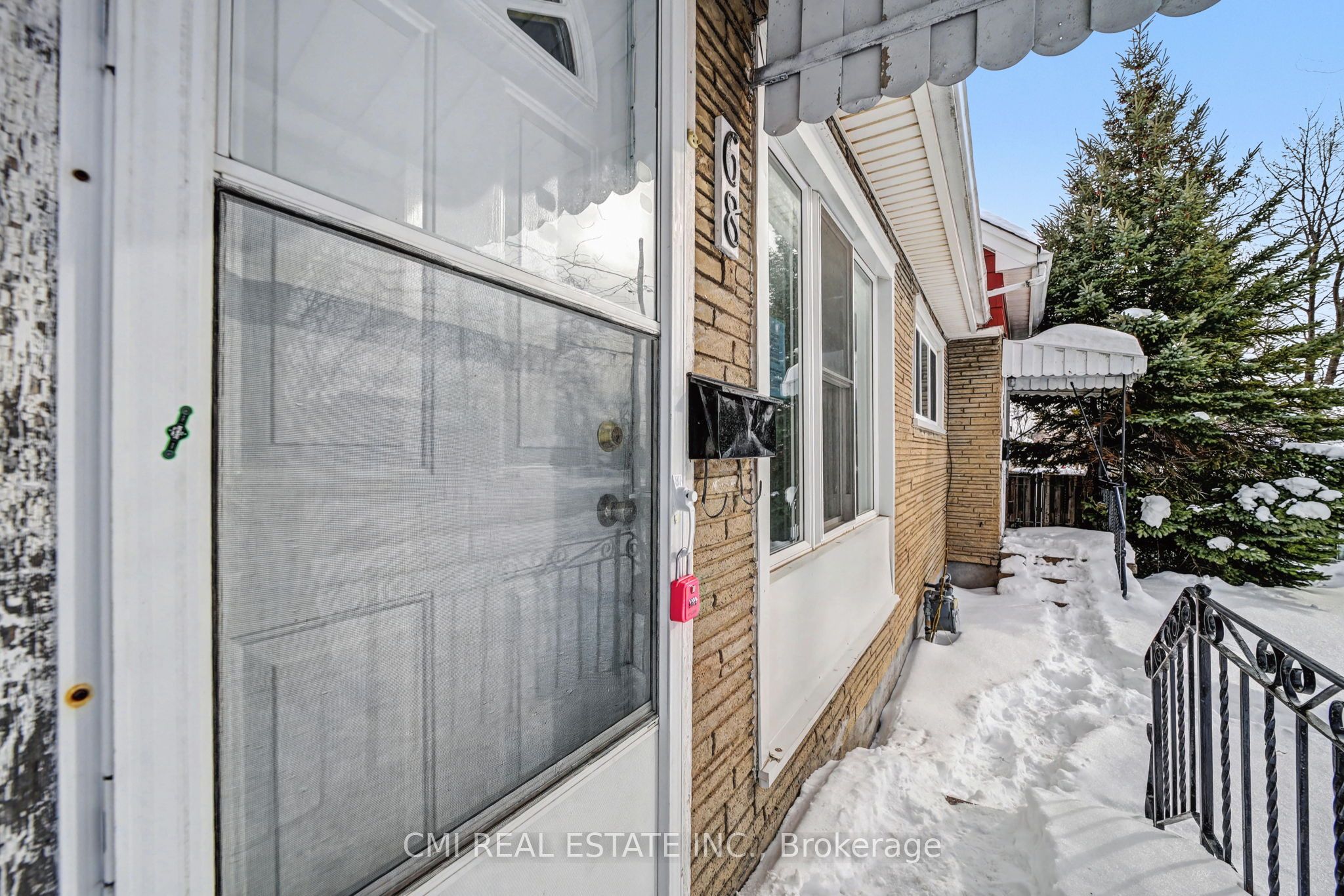 68 Queen Street S Property Photo 41