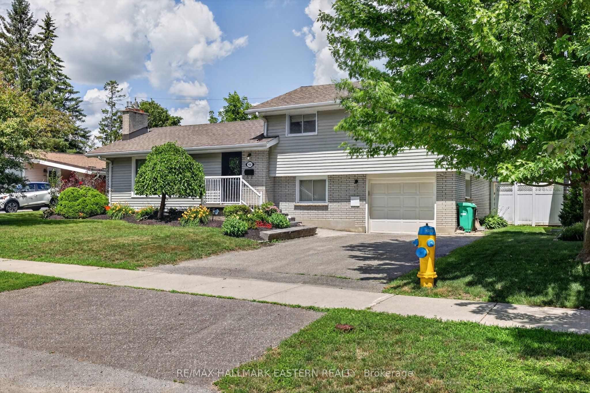 894 Kawartha Drive Property Photo 3