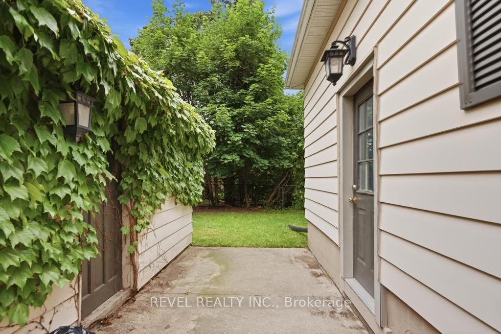 16 Carrington Court Property Photo 26