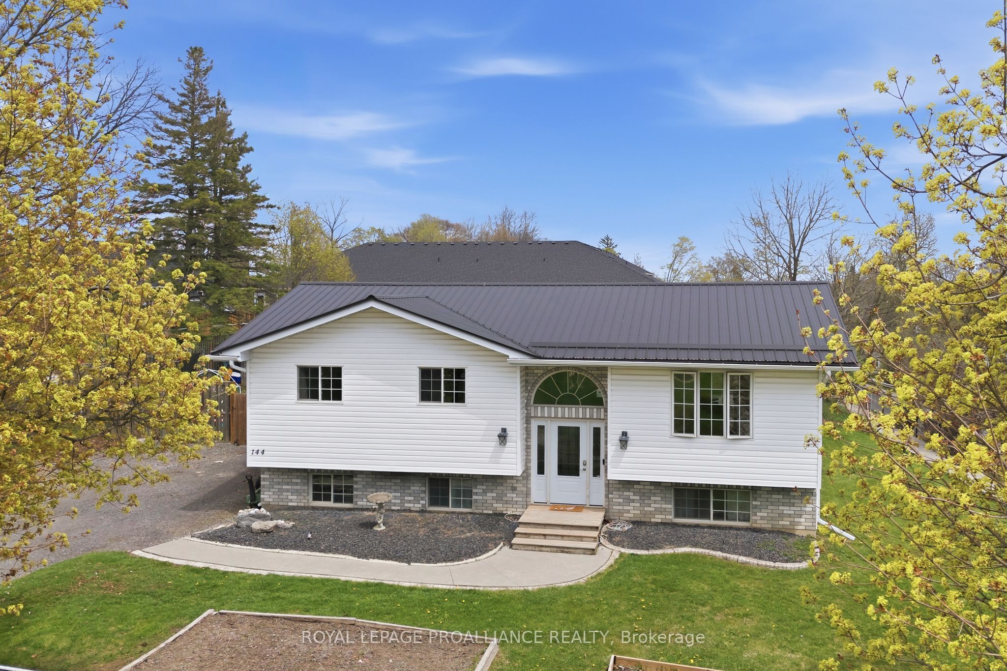 144 Centre Street Property Photo 1