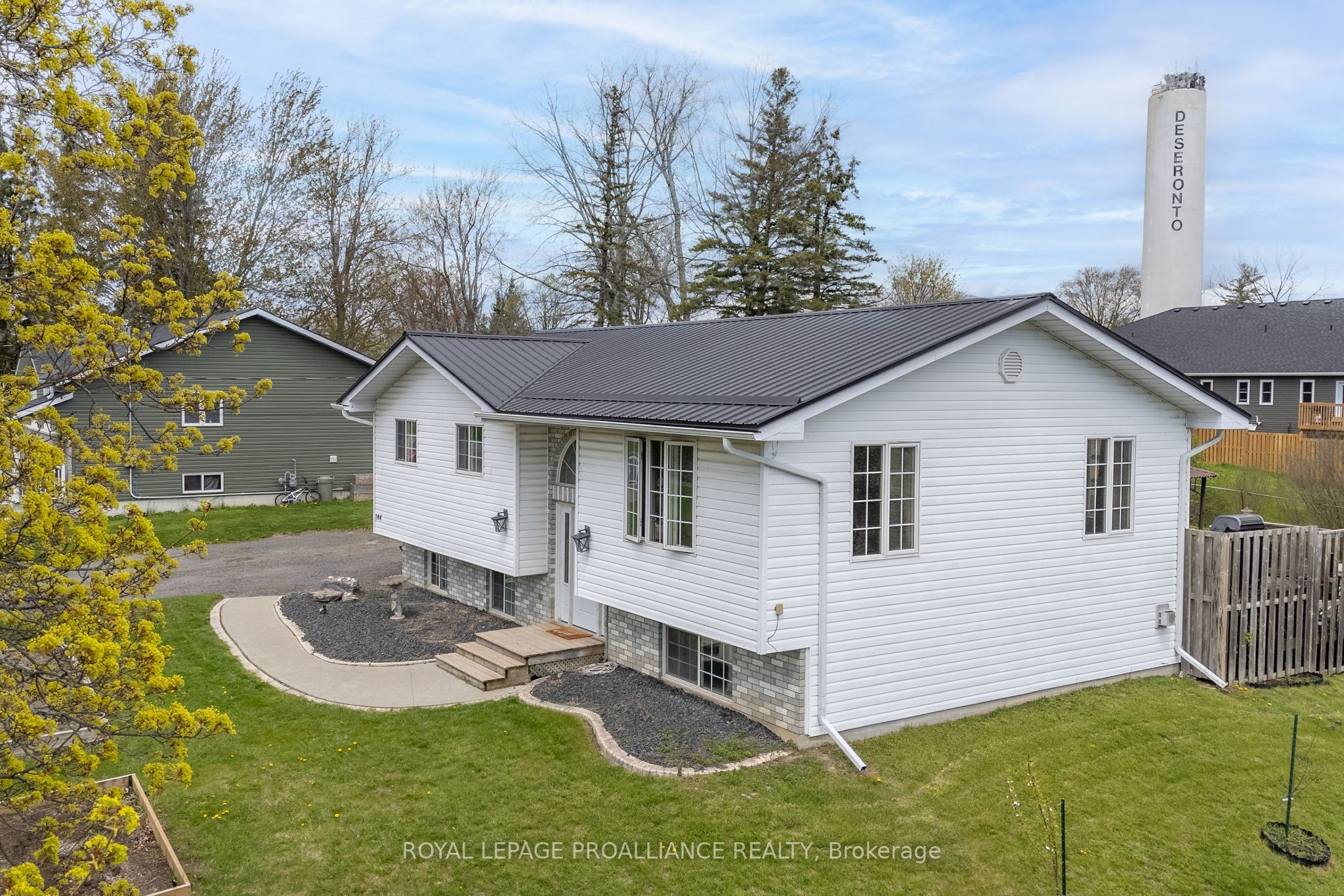 144 Centre Street Property Photo 4
