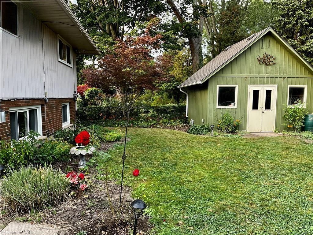 694 Niagara Street Upper Property Photo 19