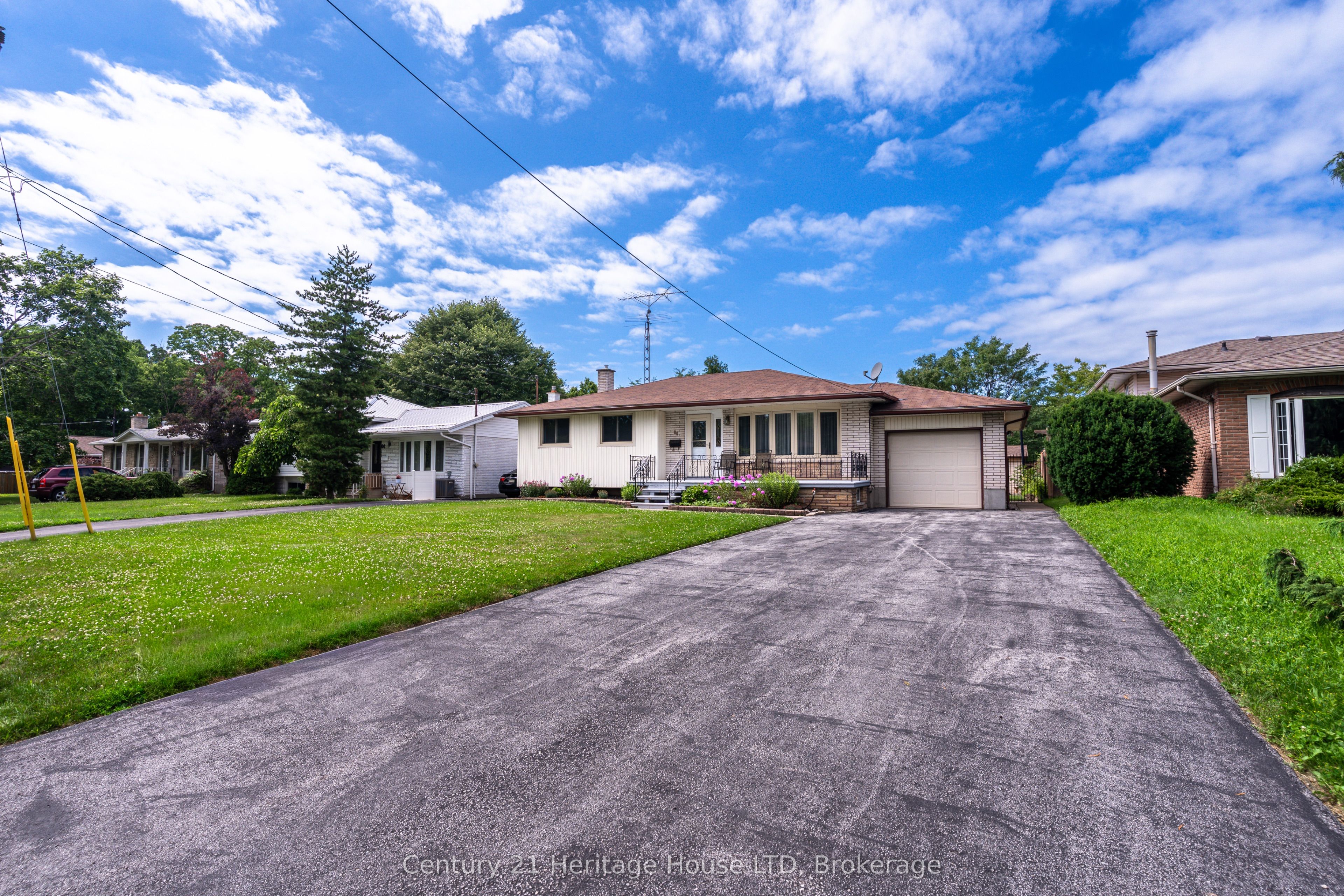 64 Croydon Drive Property Photo 7