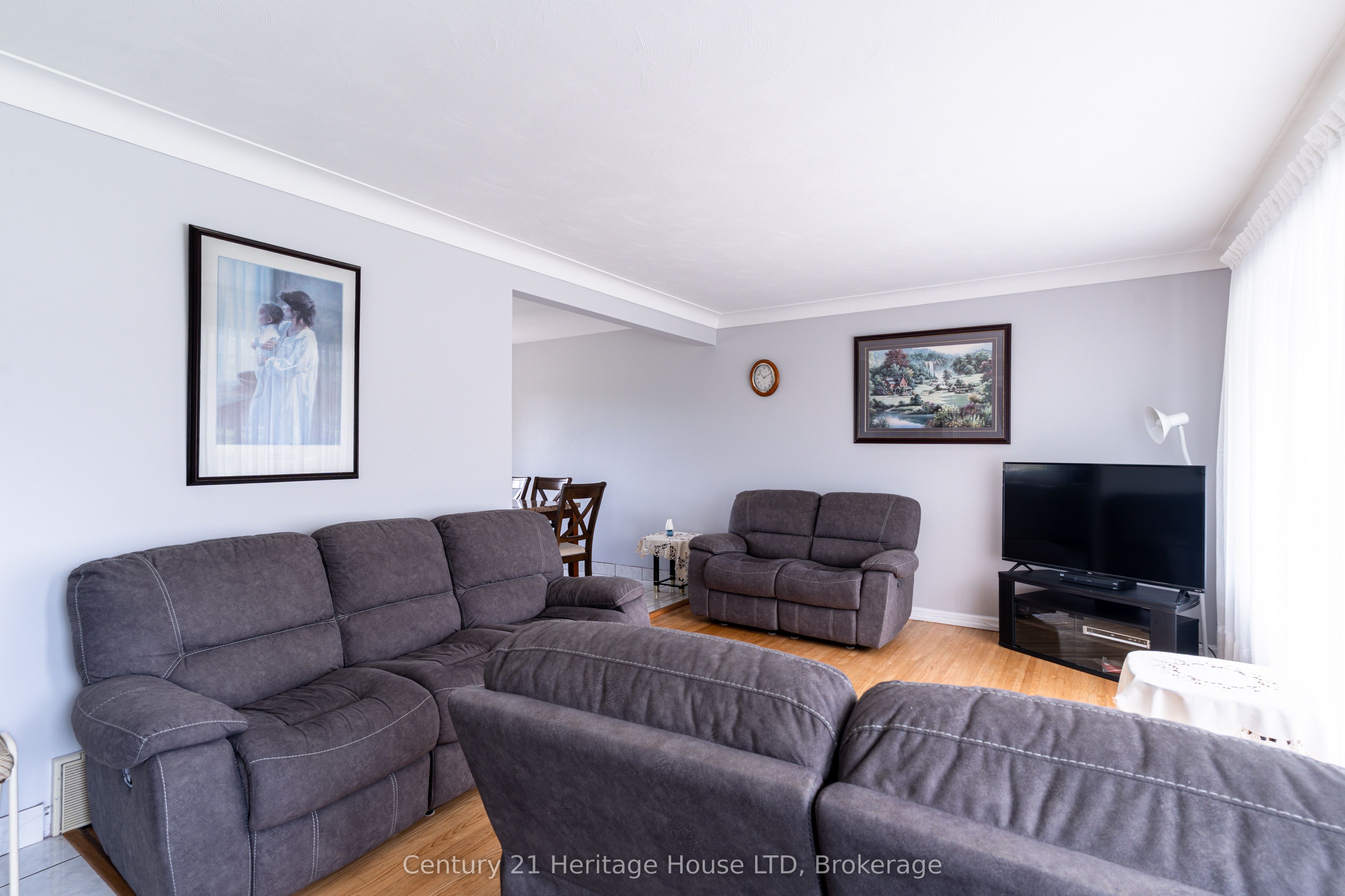64 Croydon Drive Property Photo 11