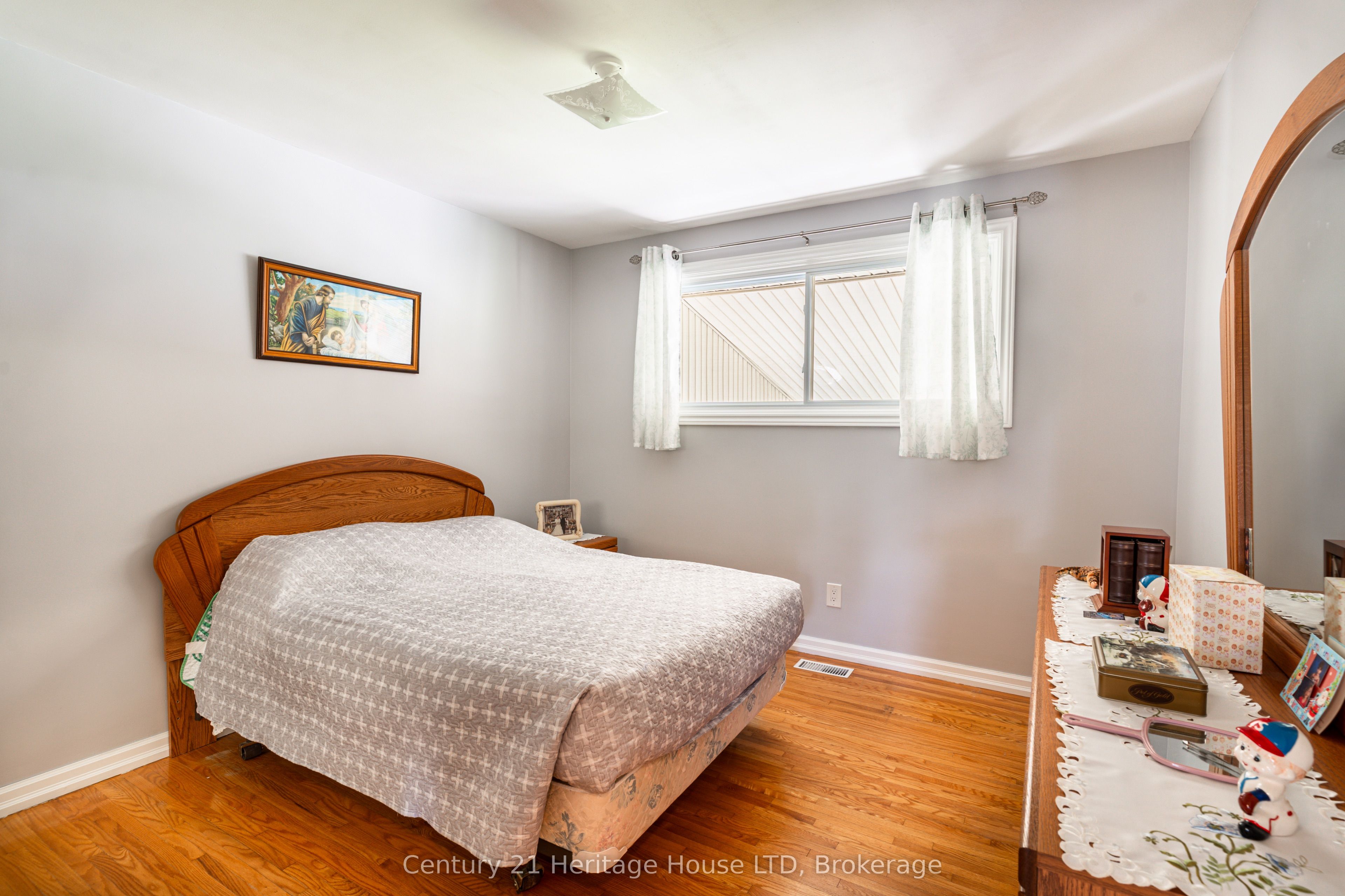 64 Croydon Drive Property Photo 17