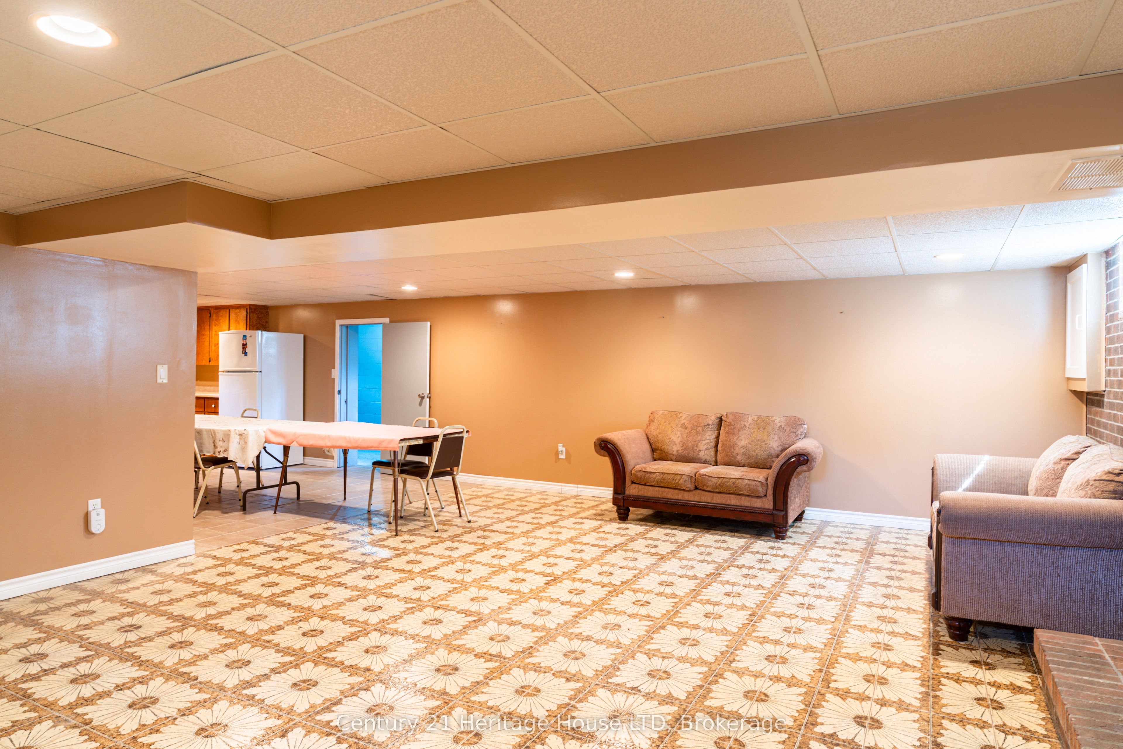 64 Croydon Drive Property Photo 23