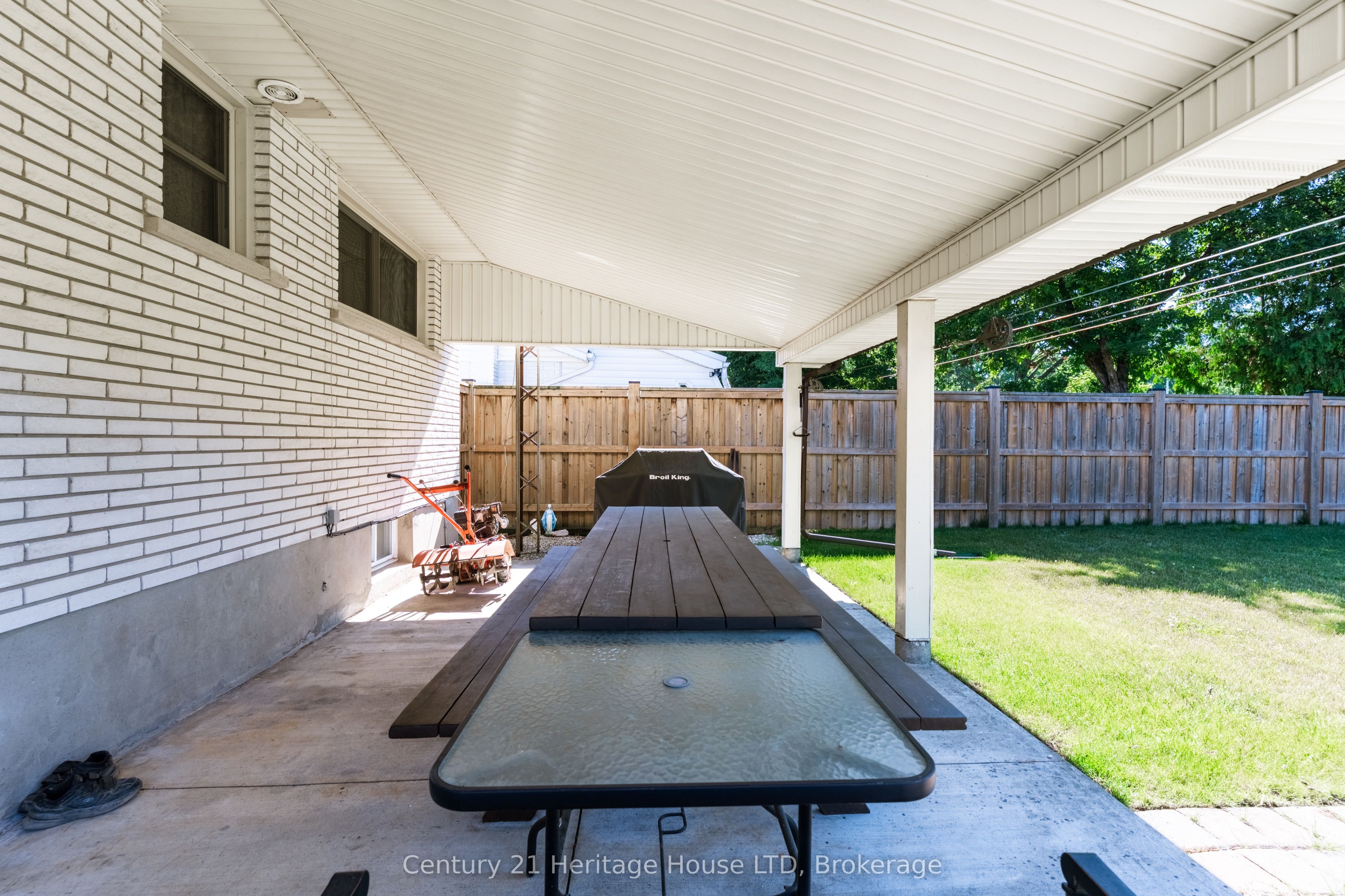 64 Croydon Drive Property Photo 32