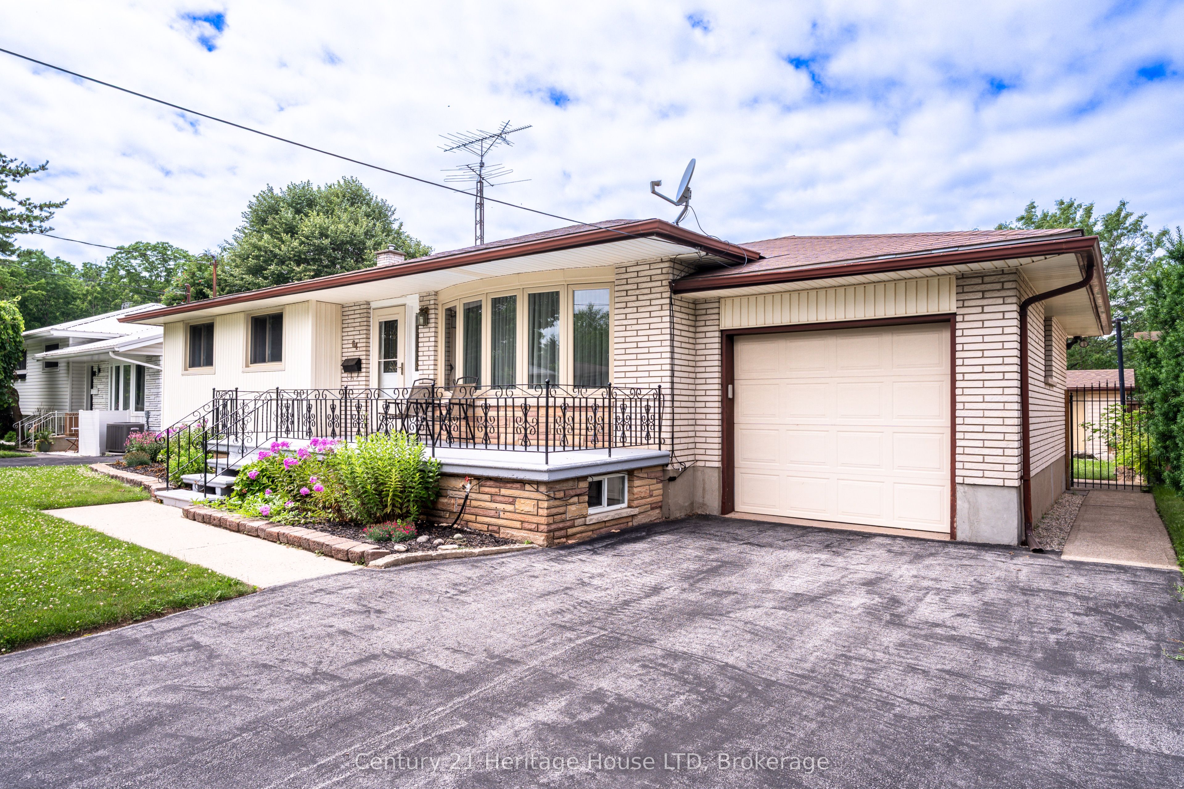 64 Croydon Drive Property Photo 41
