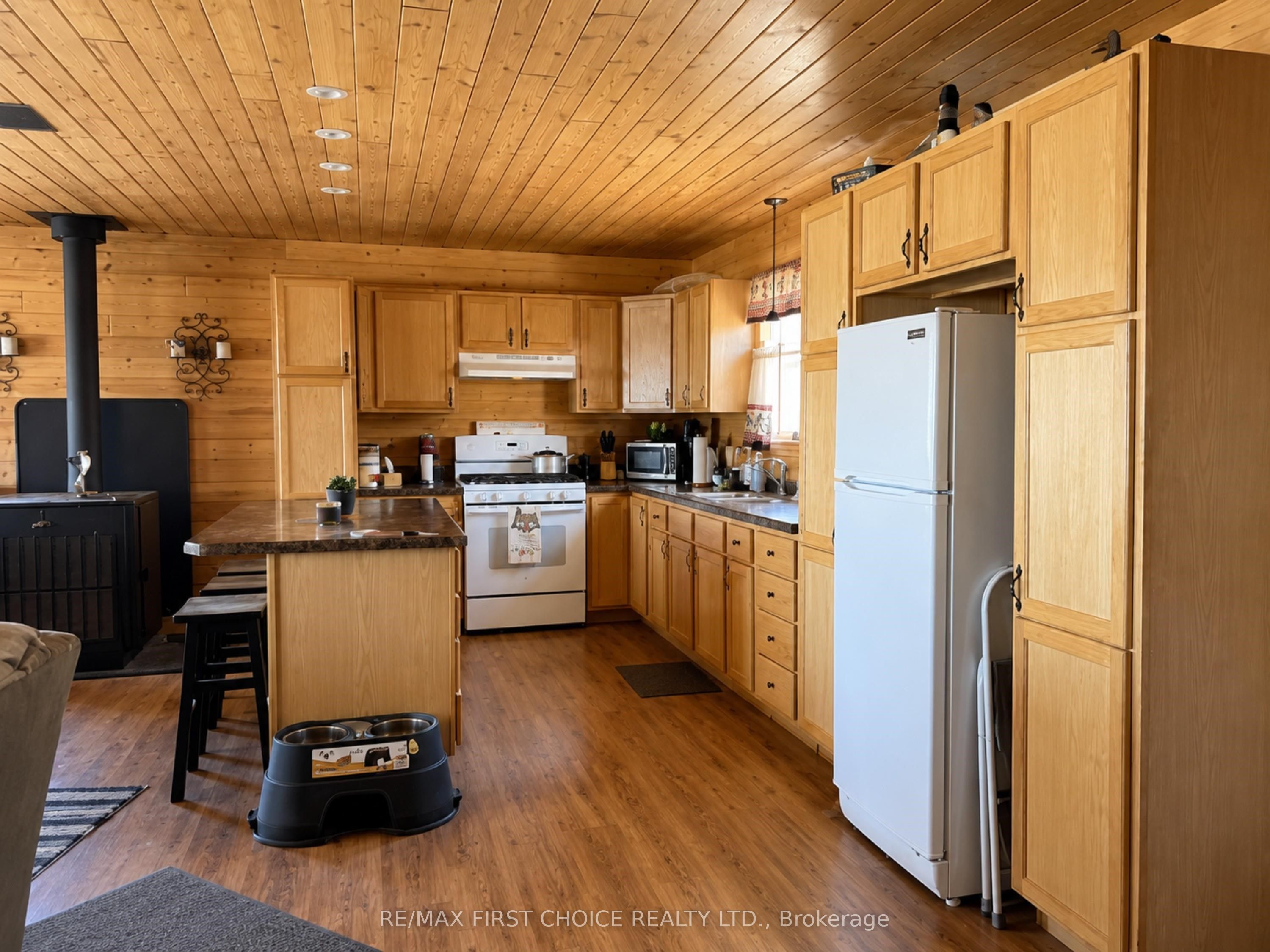 D742 Dam Road Property Photo 4