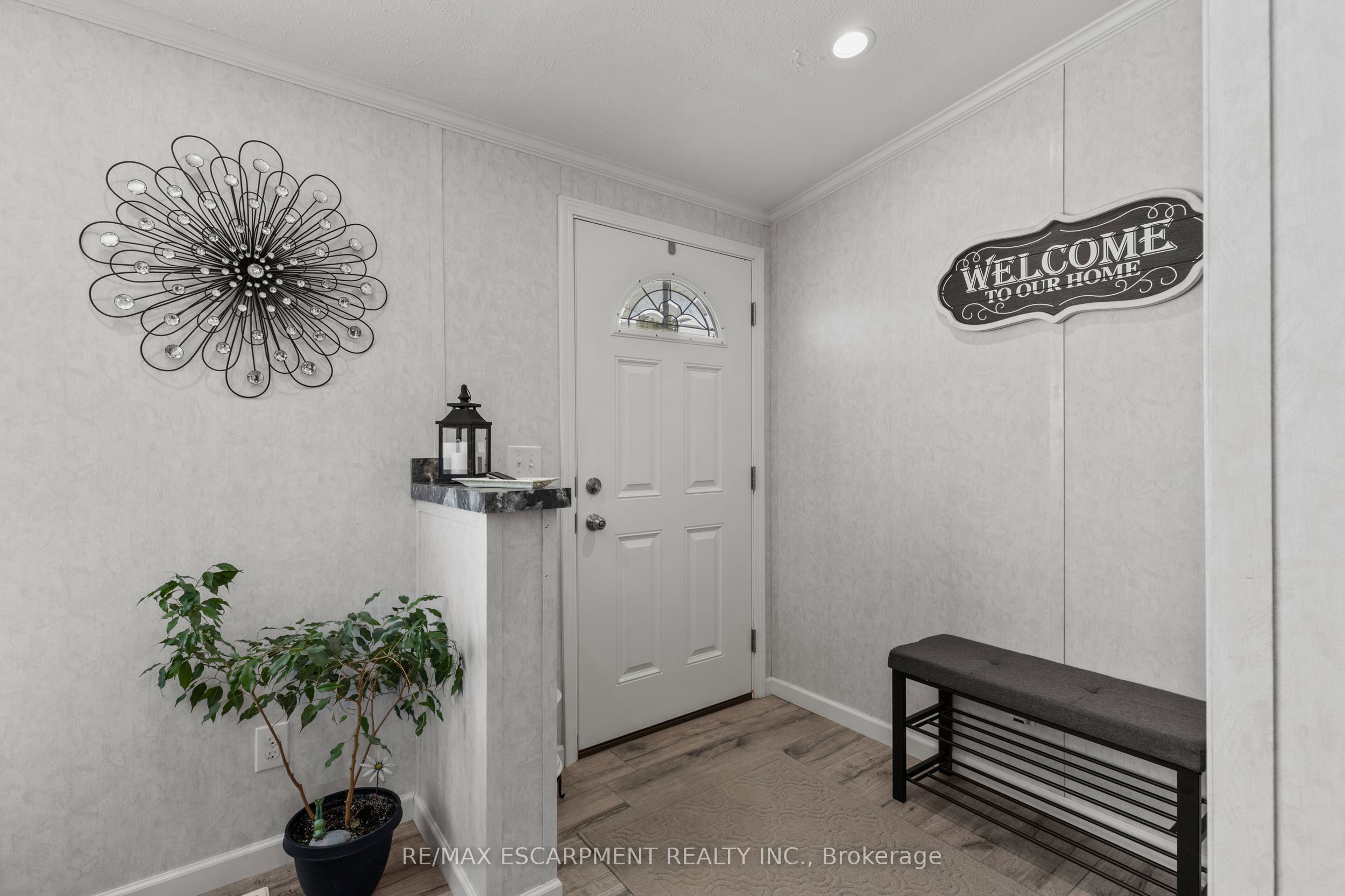 13 Hickory Hollow Property Photo 6