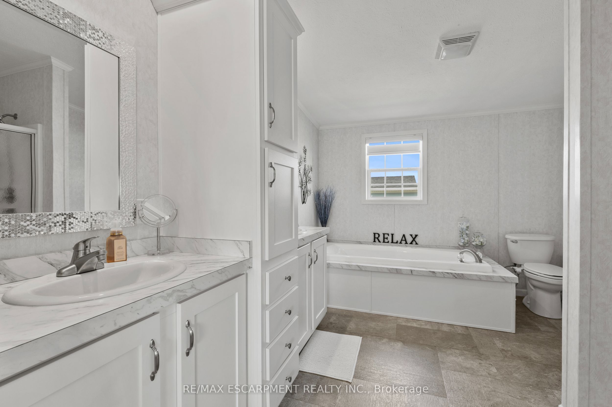 13 Hickory Hollow Property Photo 20