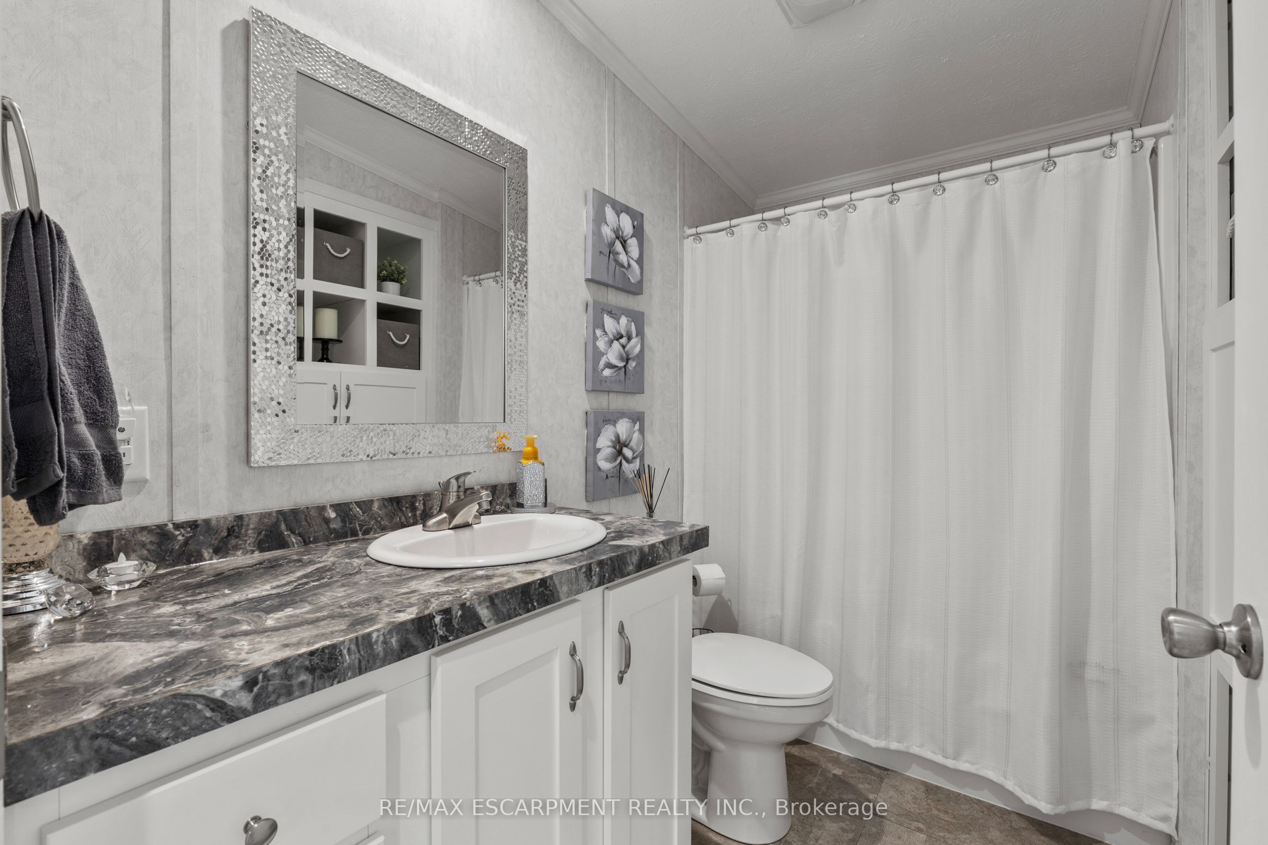 13 Hickory Hollow Property Photo 24