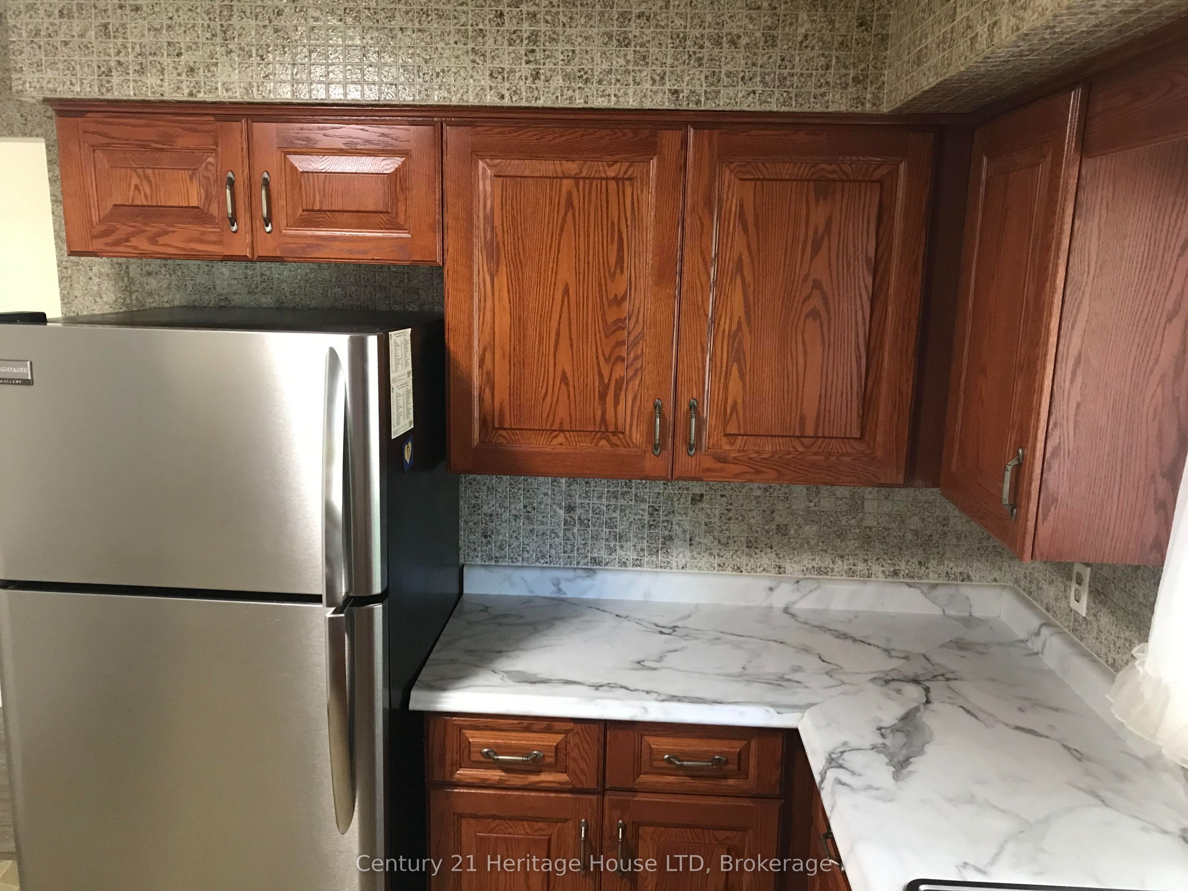938 Ferndale Avenue Property Photo 6
