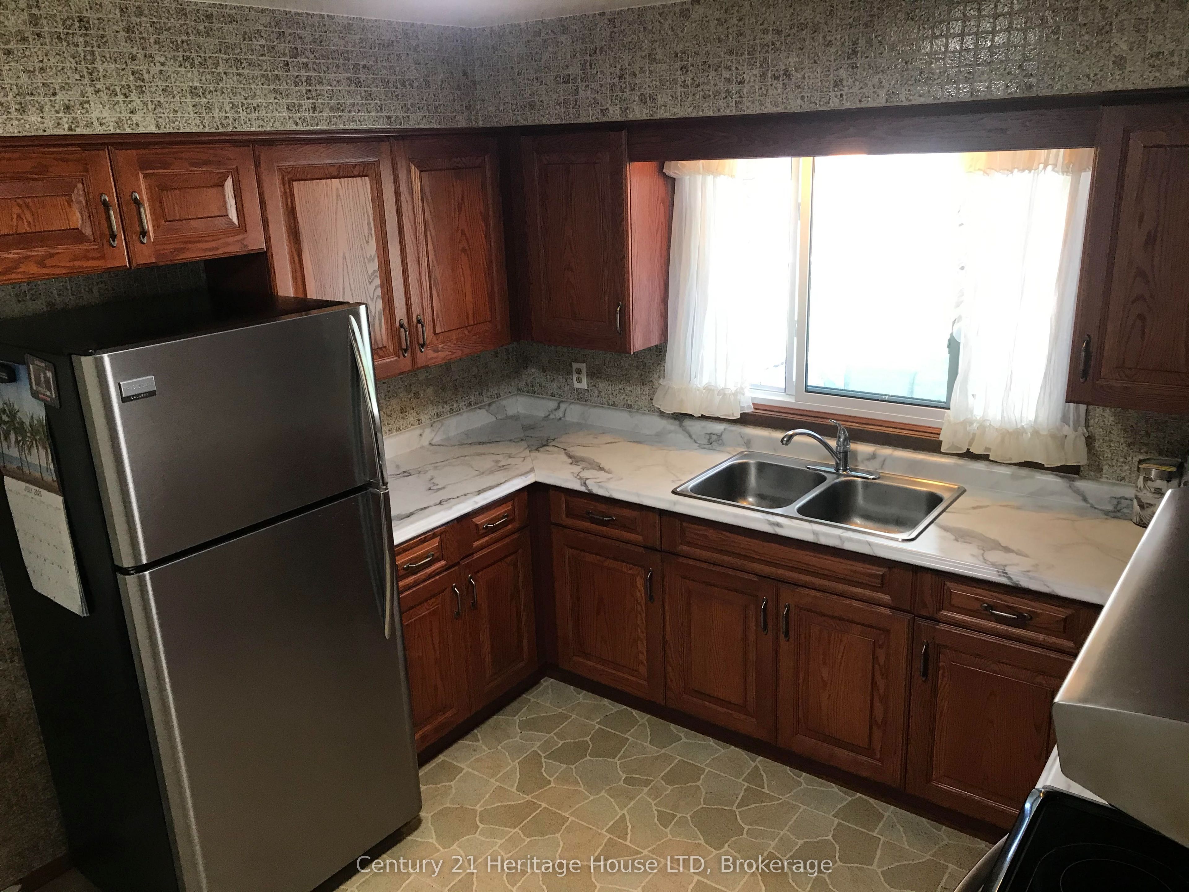 938 Ferndale Avenue Property Photo 7