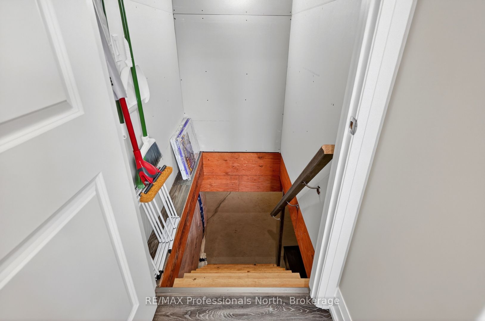 8 Bancroft Ridge Drive Property Photo 33