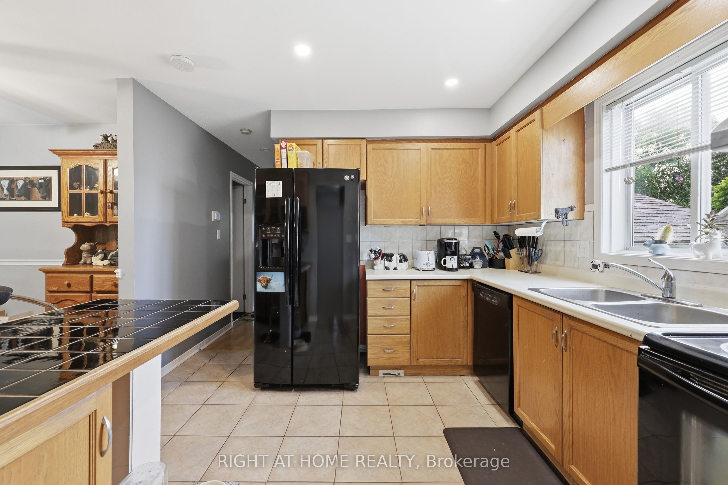 5709 Deerbrook Street Property Photo 10