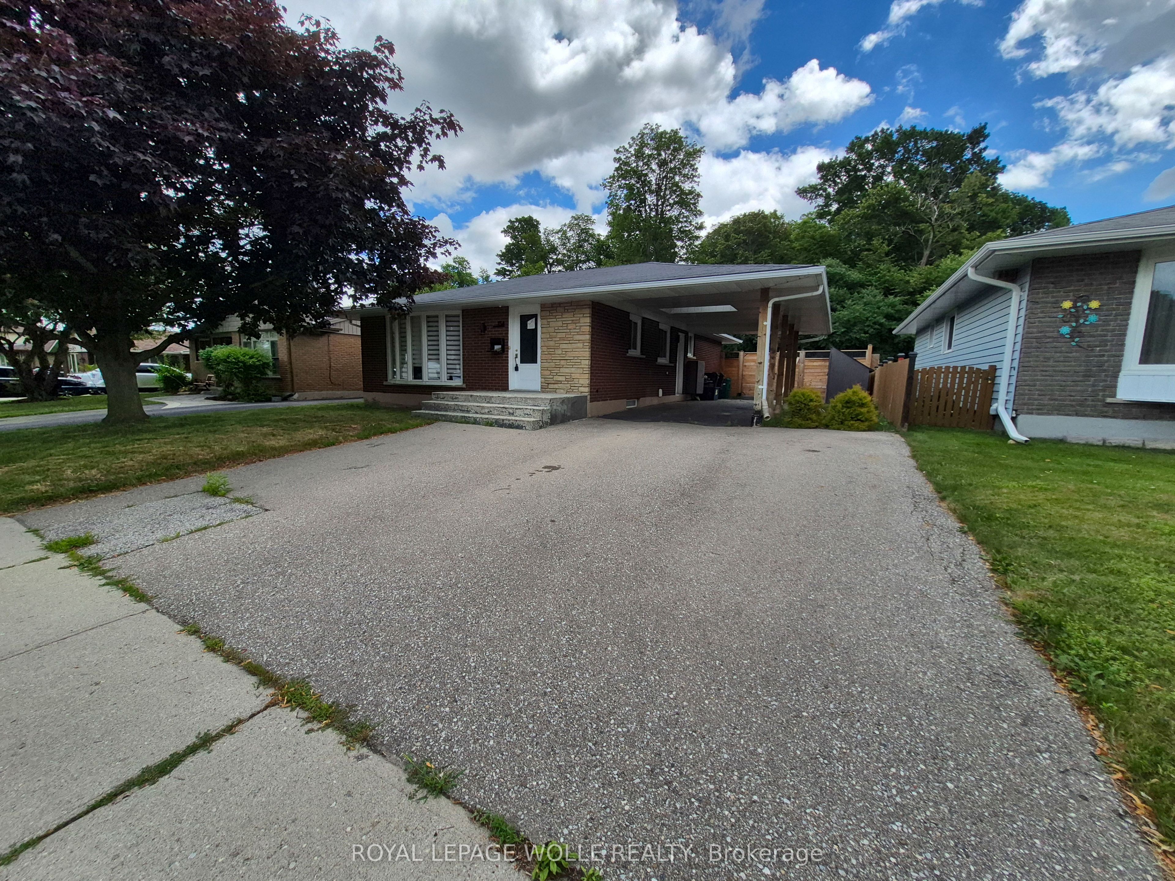 154 Appalachian Crescent Property Photo 3